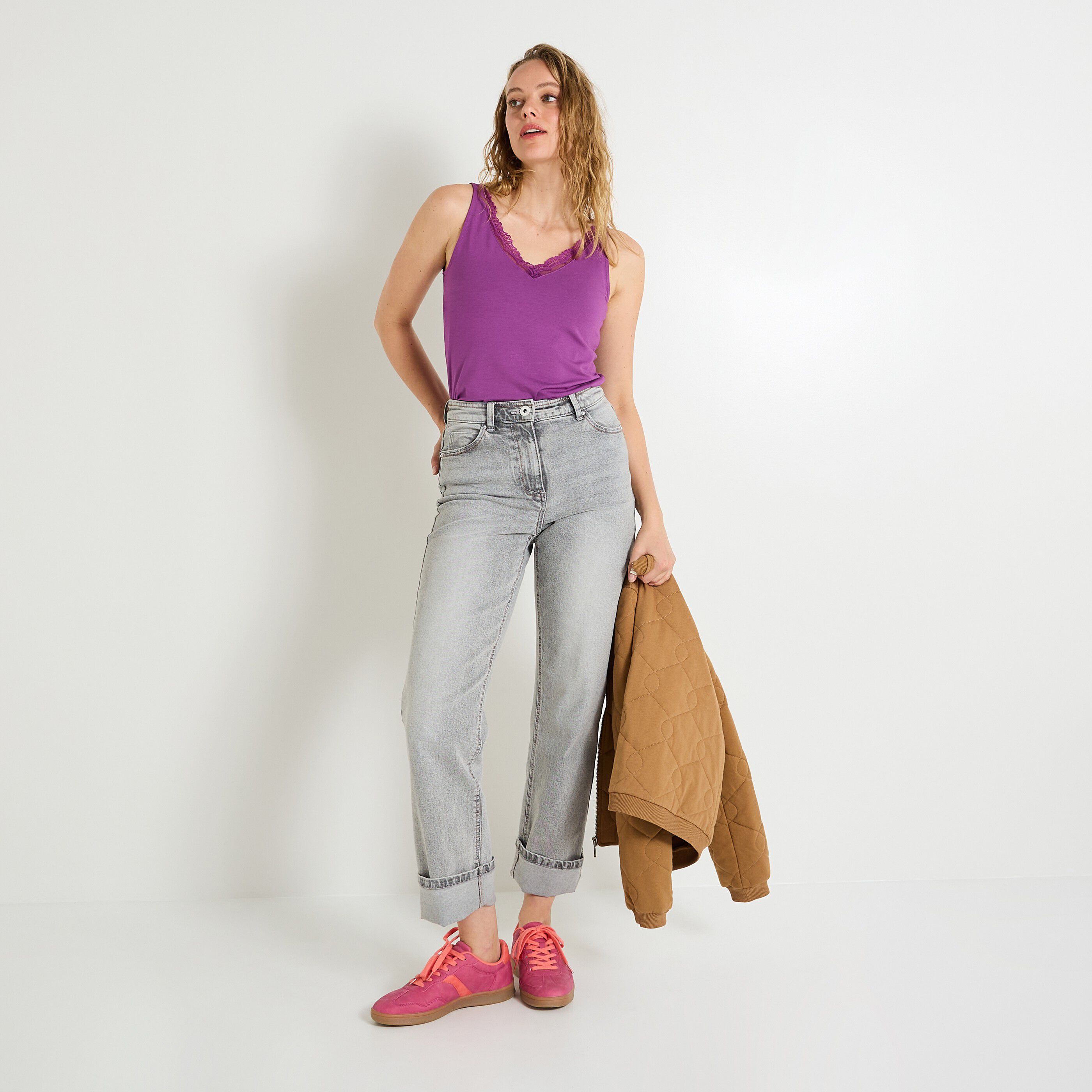 D&eacute;bardeur col V femme