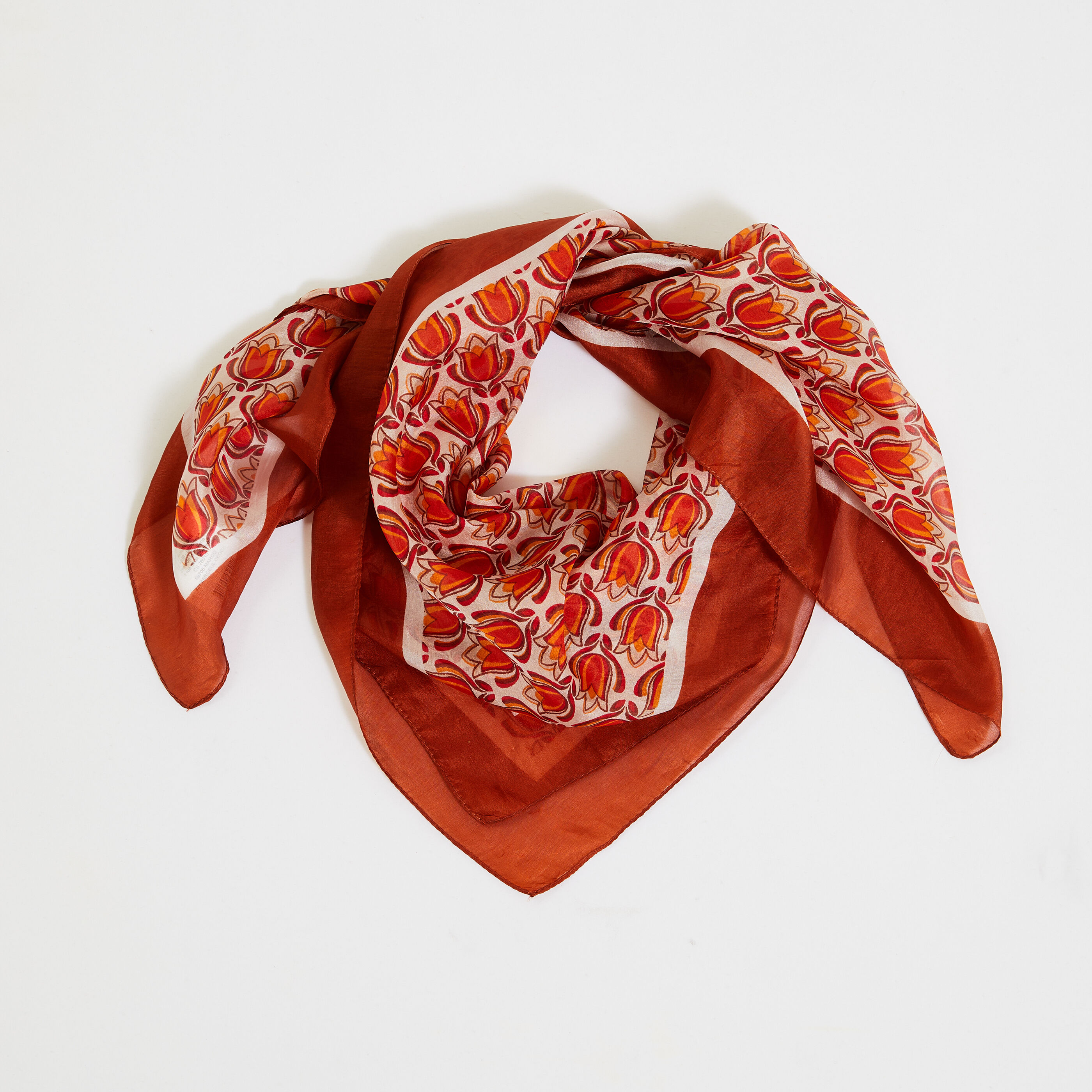 Foulard carr&eacute; soie femme