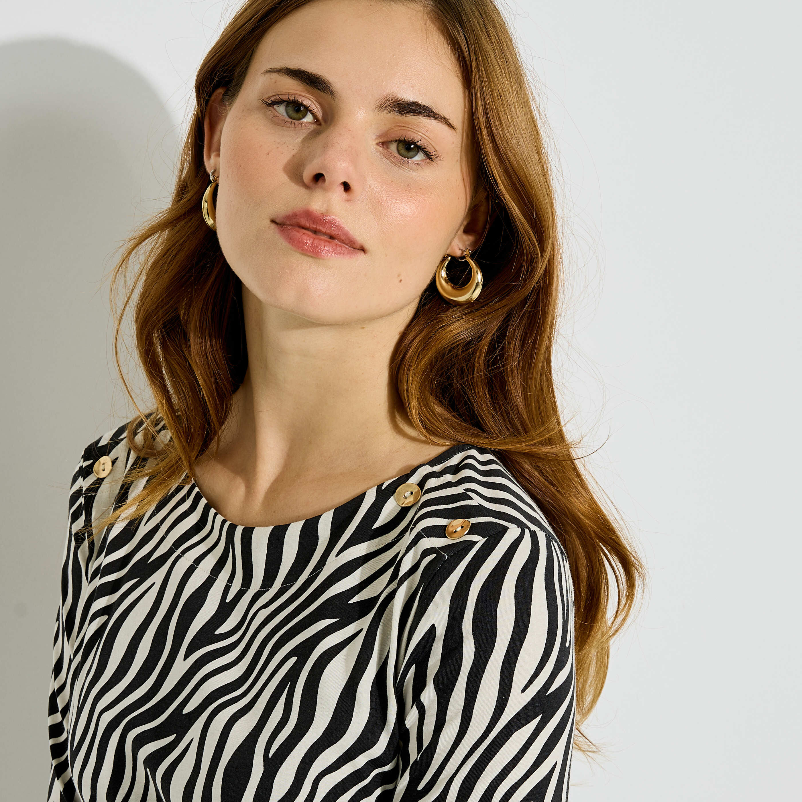 T-shirt motif z&eacute;br&eacute; boutons femme