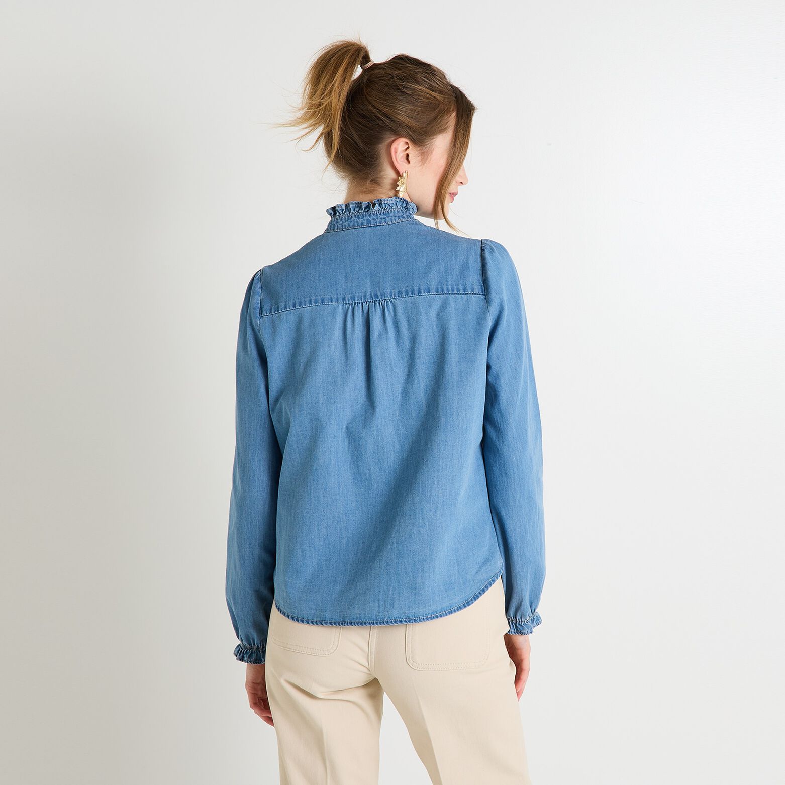 Chemise en denim à col montant femme