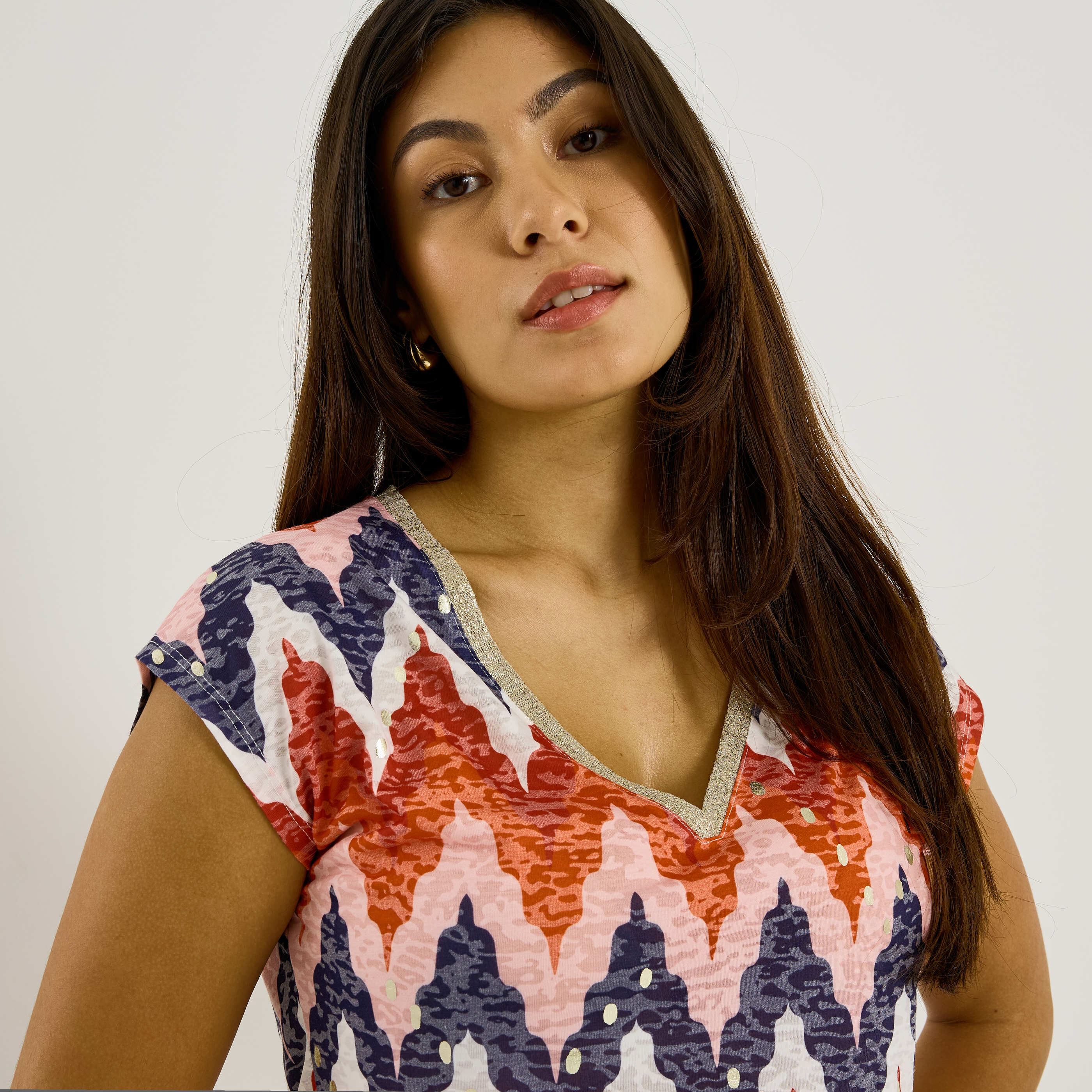 T-shirt col V imprim&eacute; ikat femme