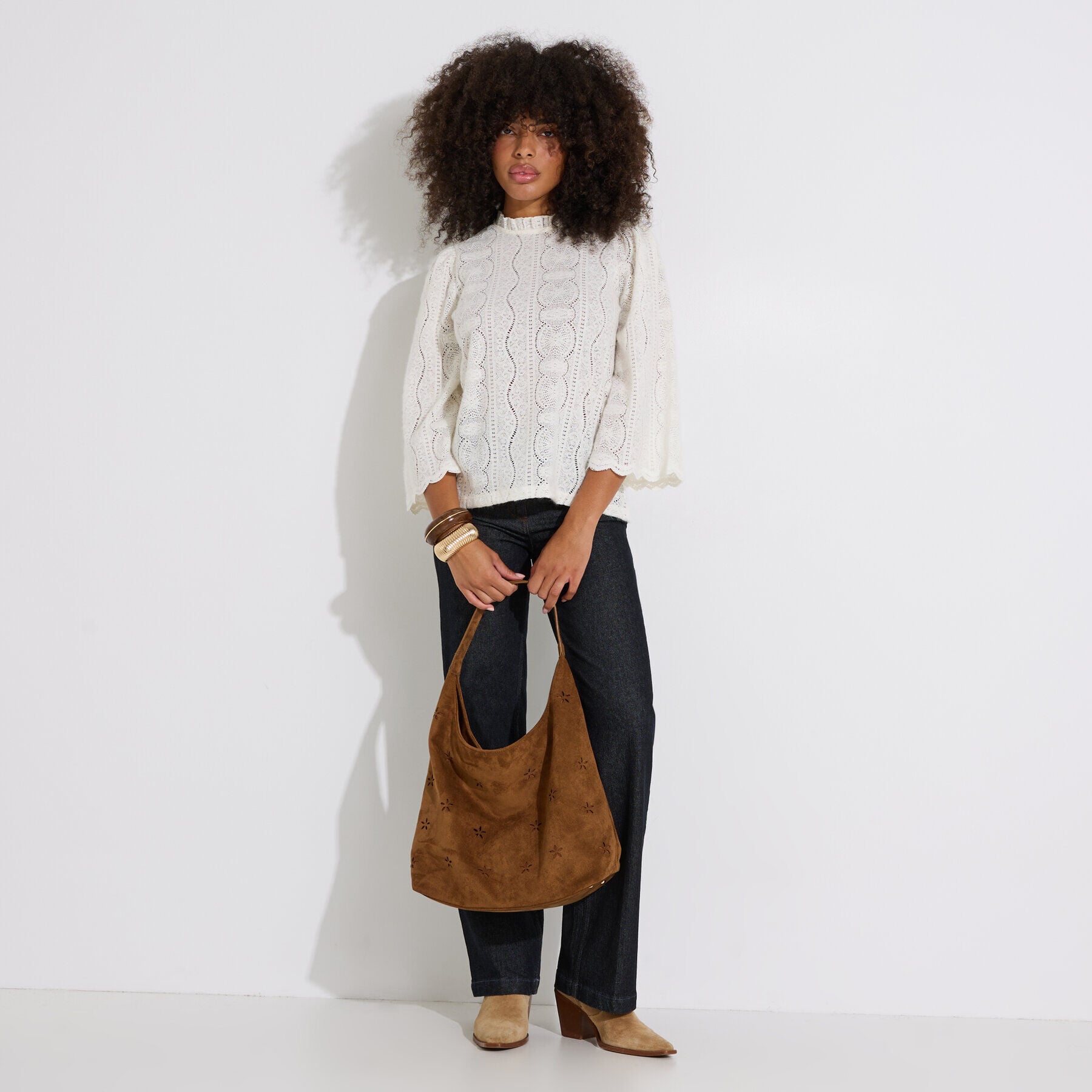 Blouse ajour&eacute;e col montant femme