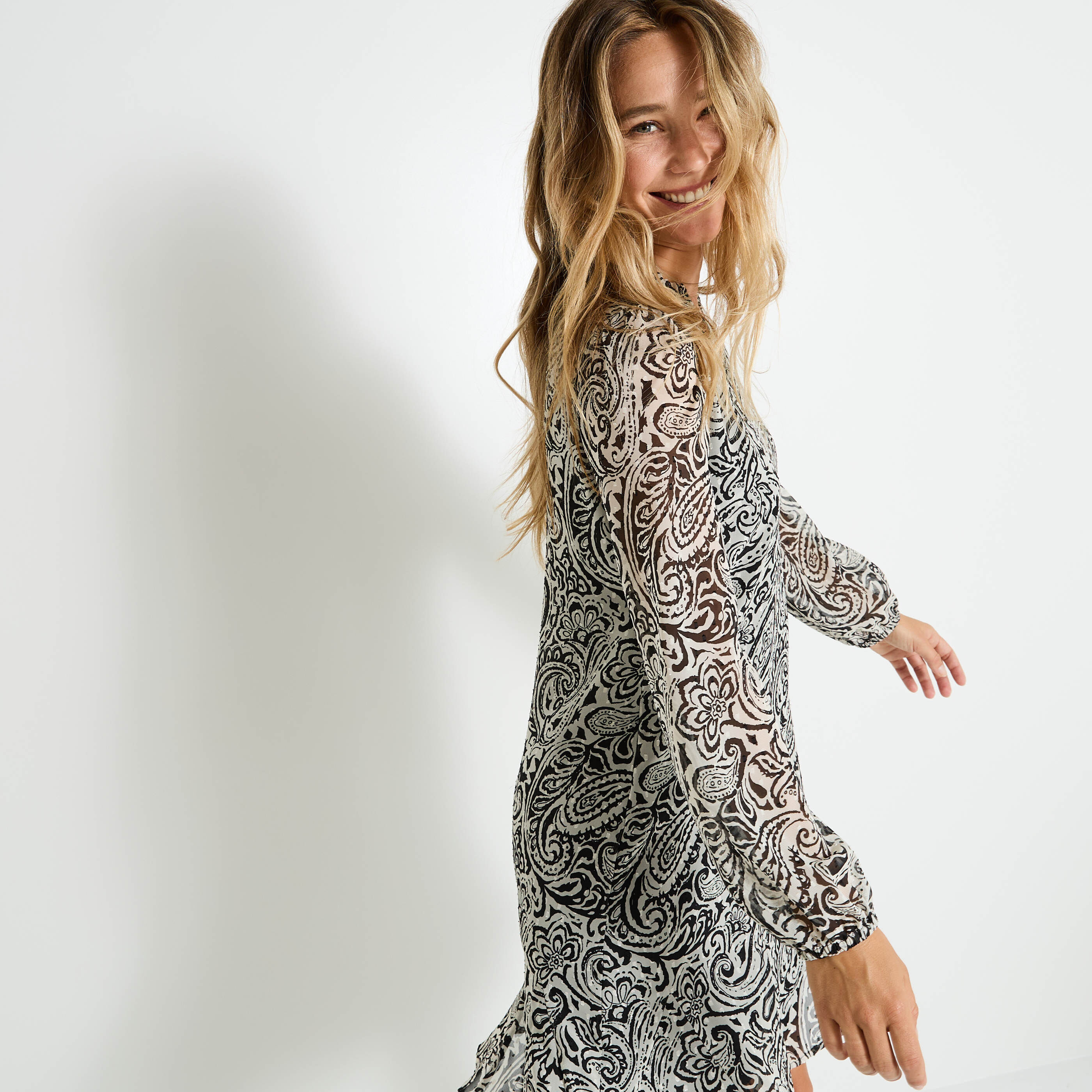 Robe longueur genou en voile imprim&eacute;
