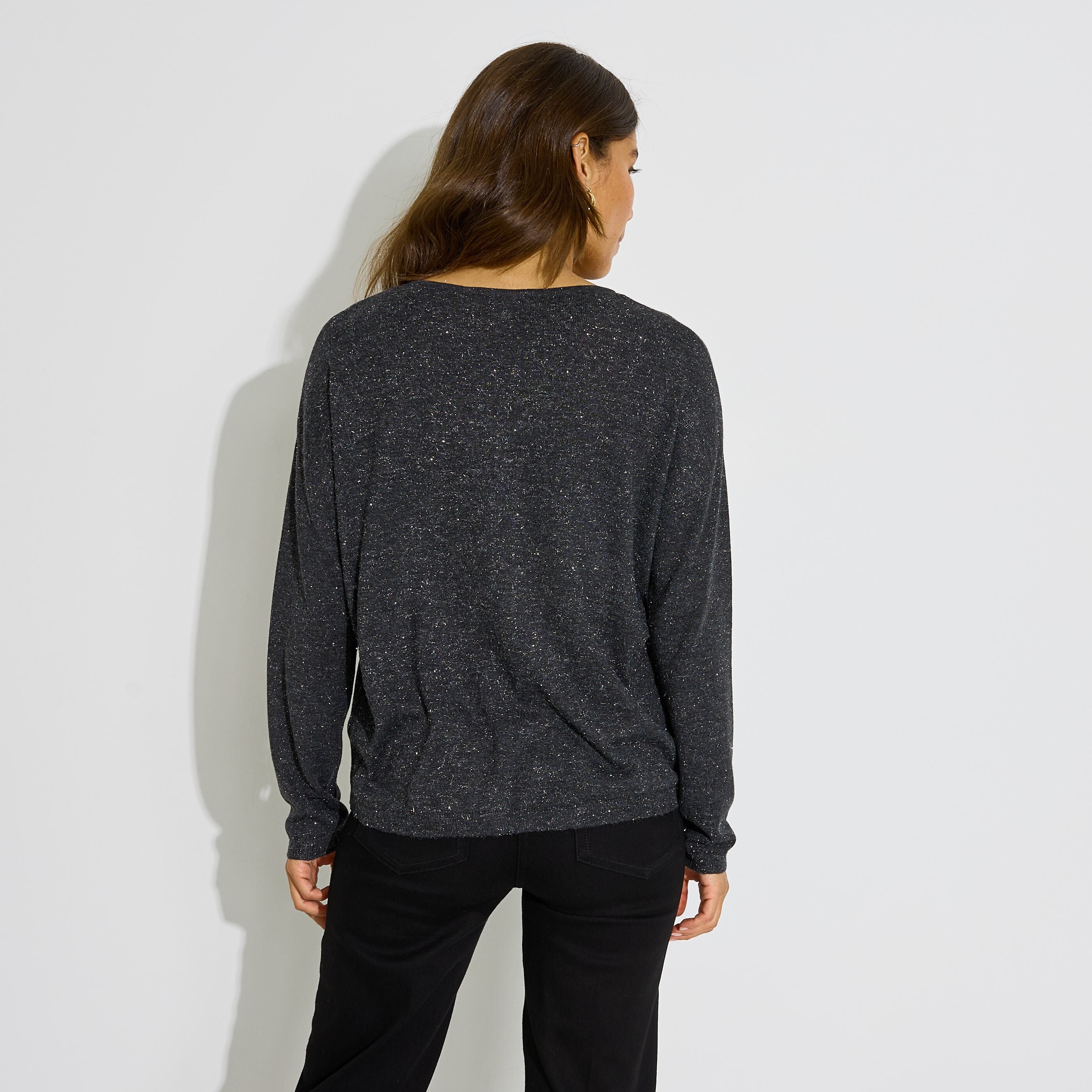 Pull col V ajour&eacute; effet brillant femme