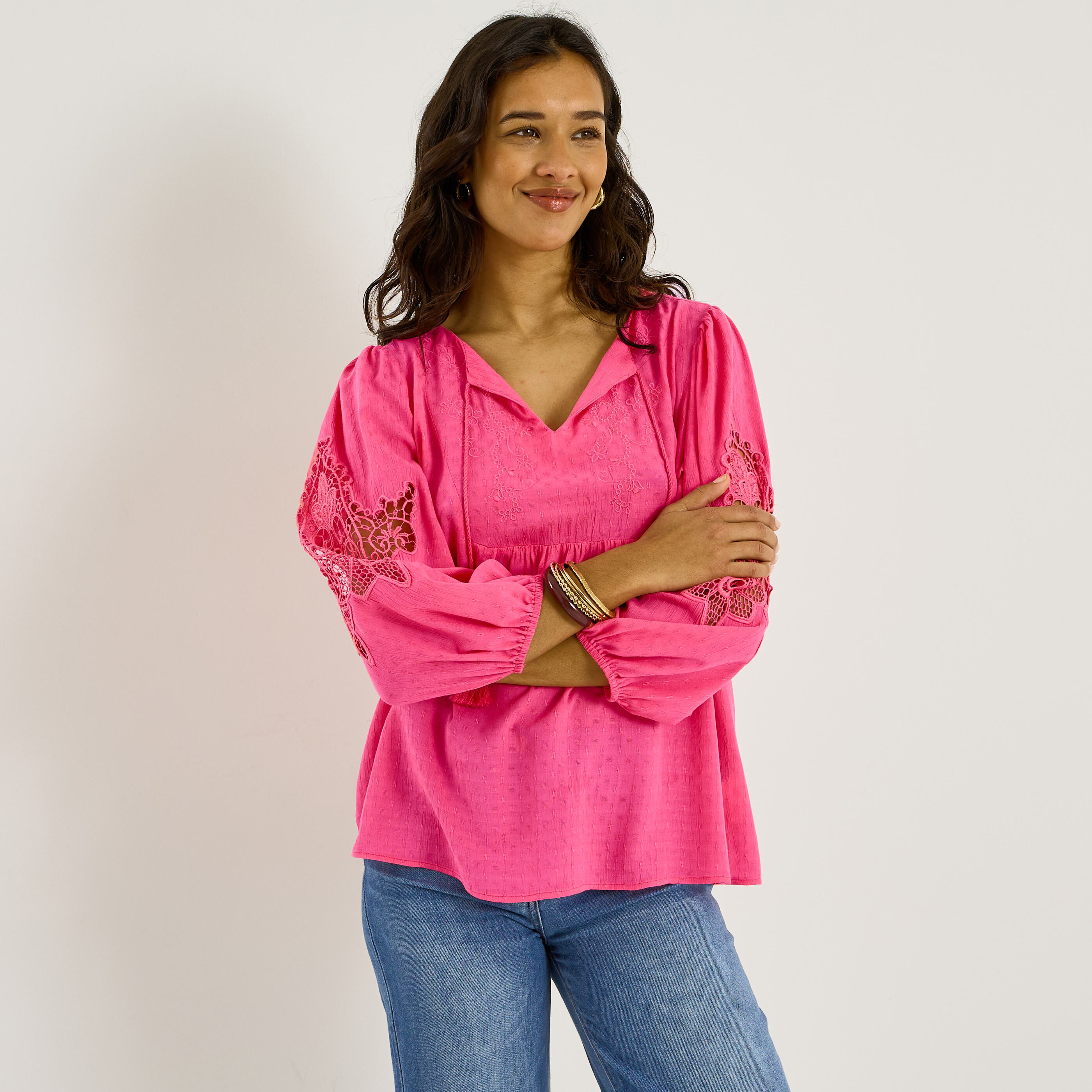 Blouse brod&eacute;e d&eacute;tails ajour&eacute;s femme