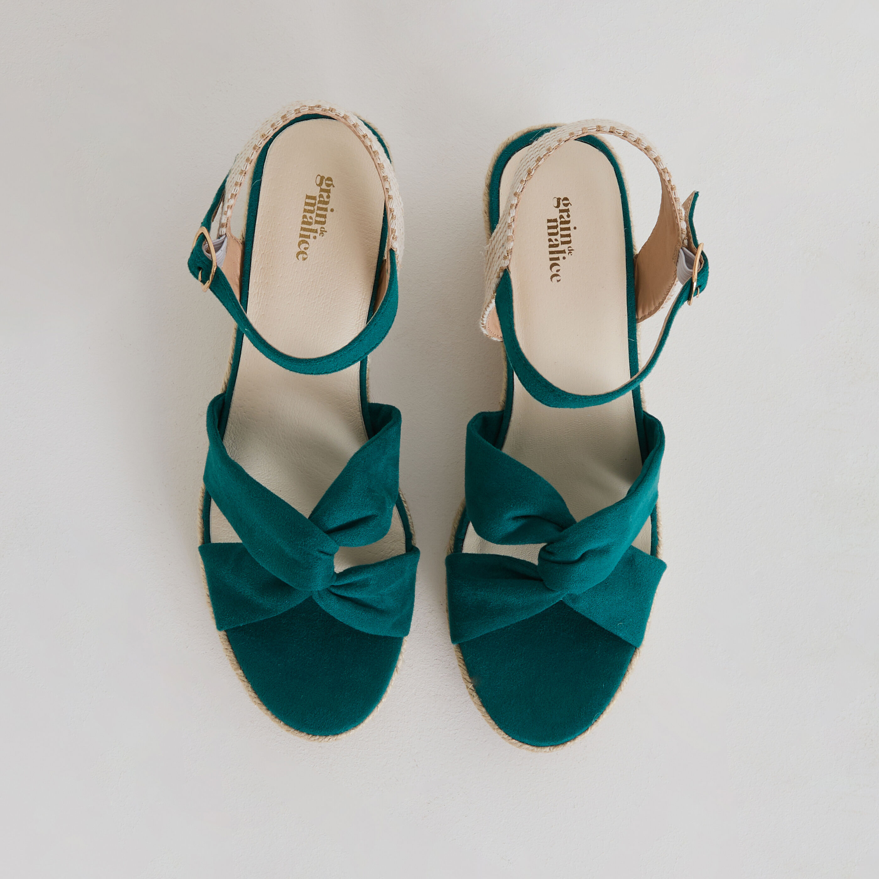 Sandales compens&eacute;es femme