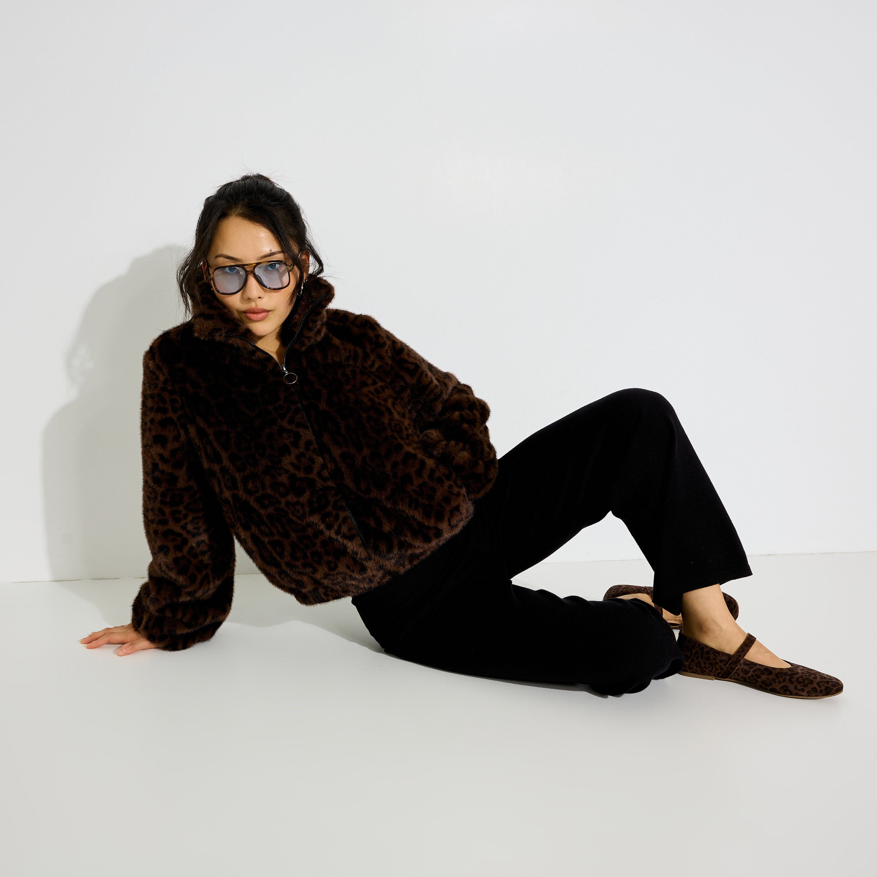 Manteau court l&eacute;opard femme