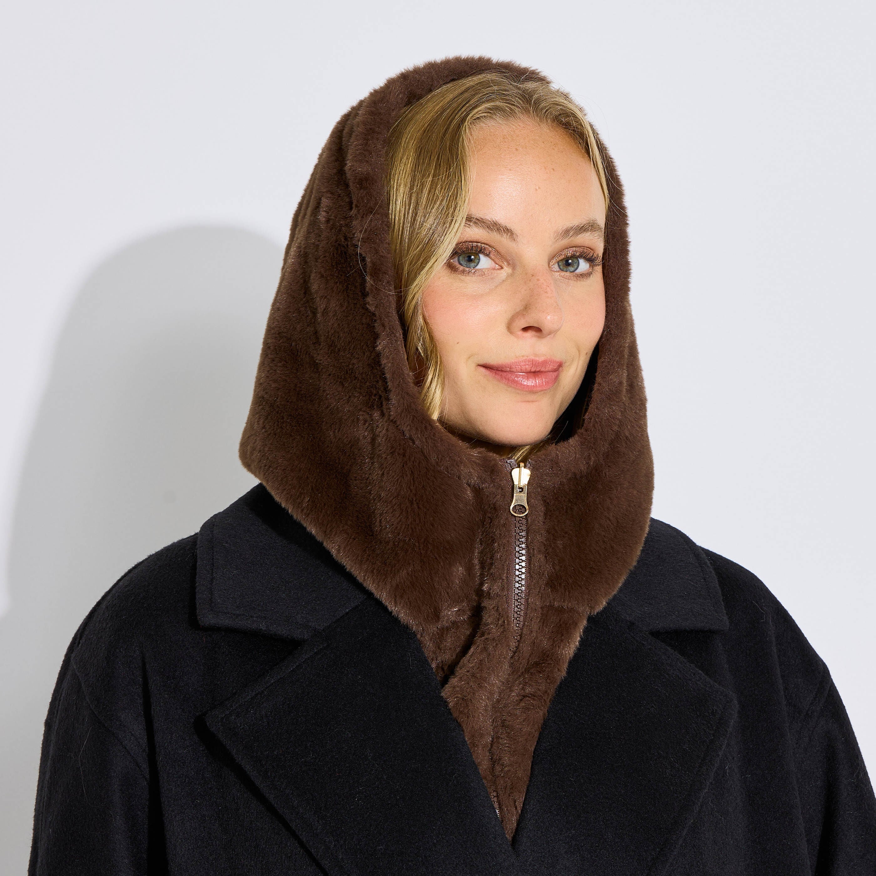 Capuche plastron doux &agrave; col zipp&eacute; femme