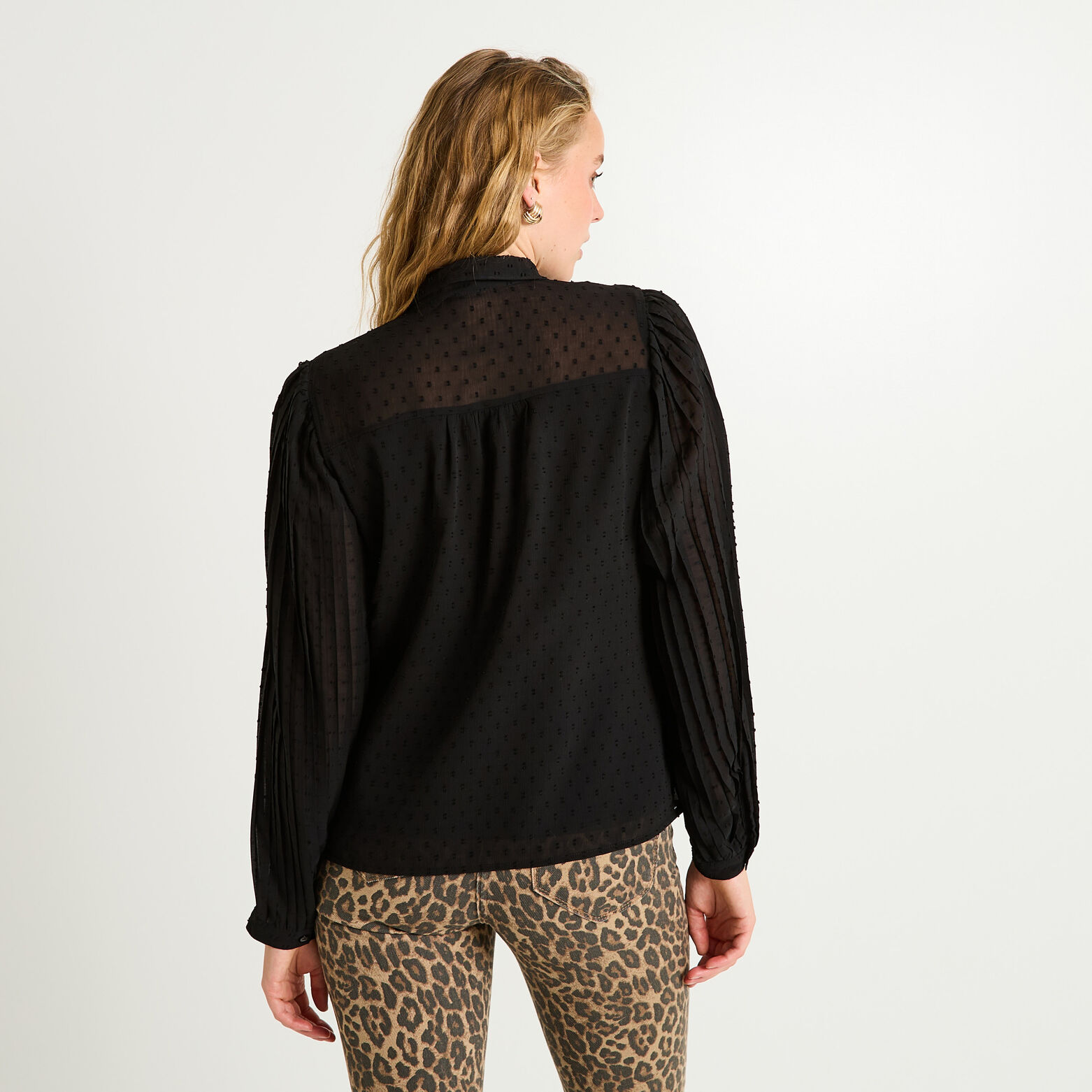 Chemise plumetis manches plissées femme