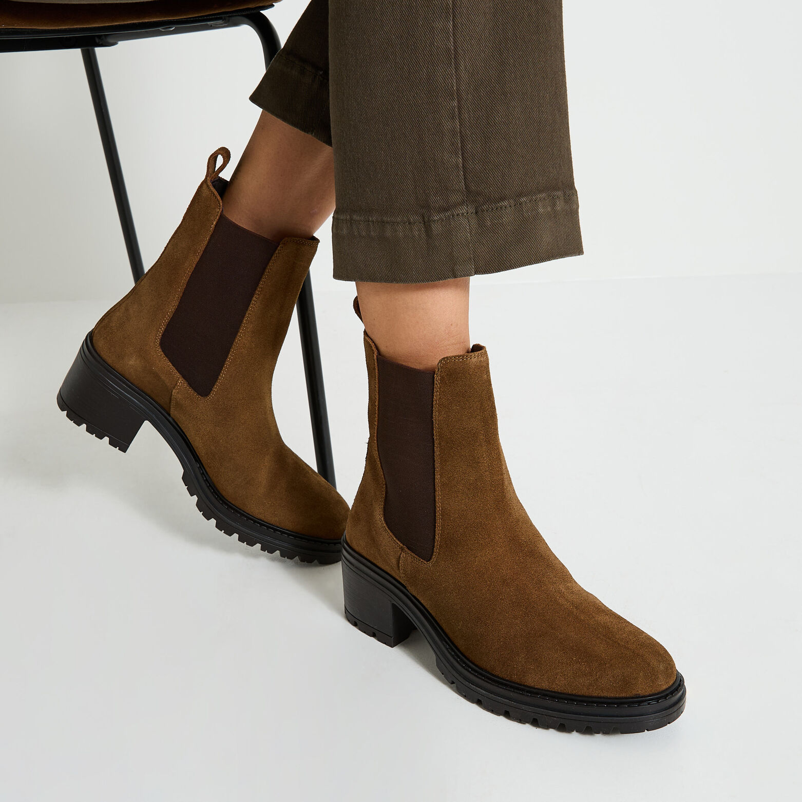 Bottines en croûte de cuir femme