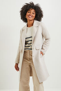 Manteau par-dessus femme
