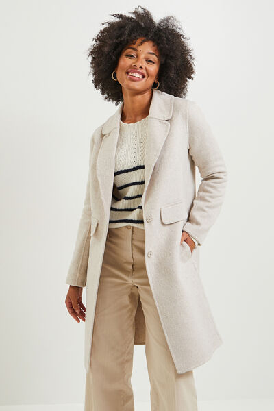 Manteau par-dessus femme