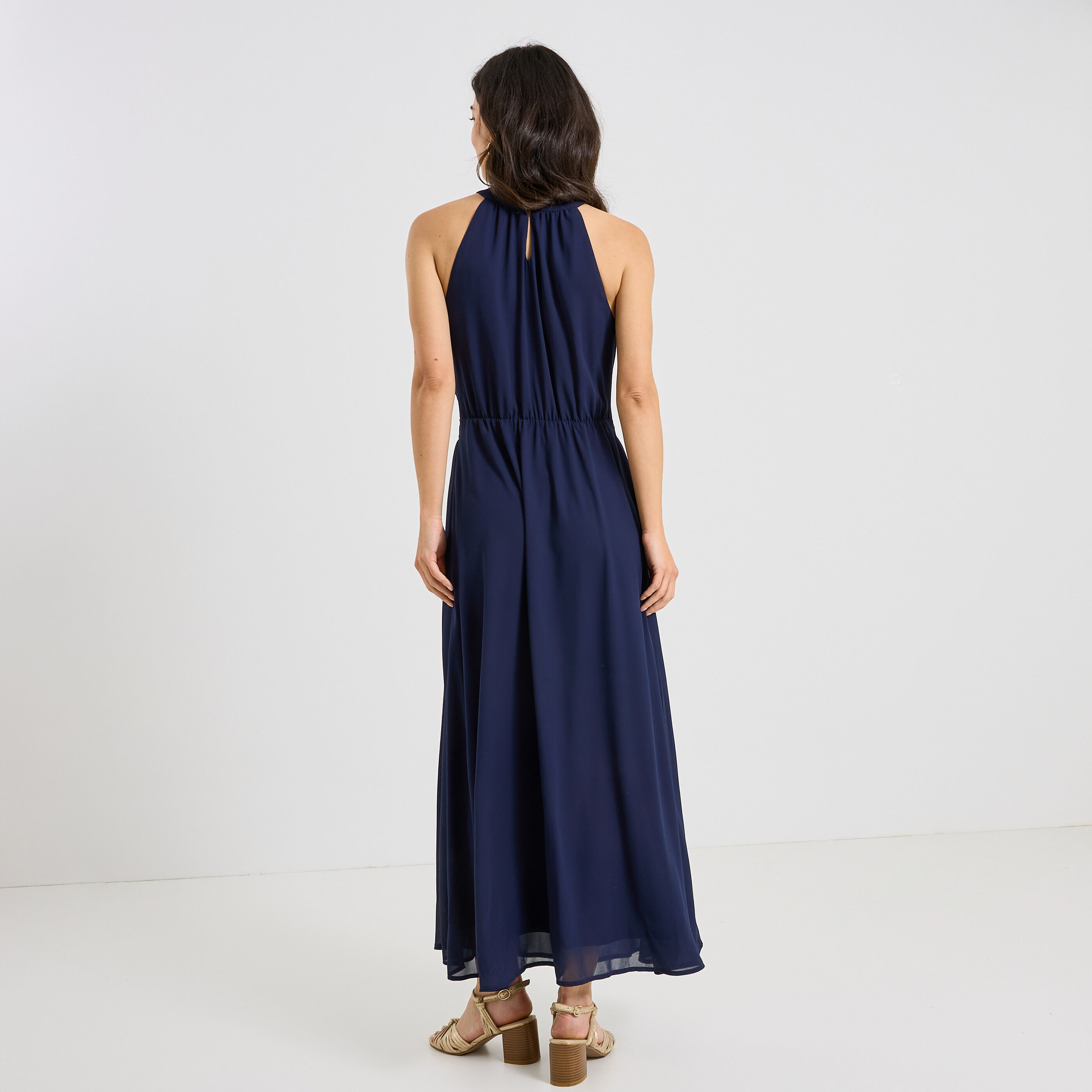 Robe longue habill&eacute;e sans manches