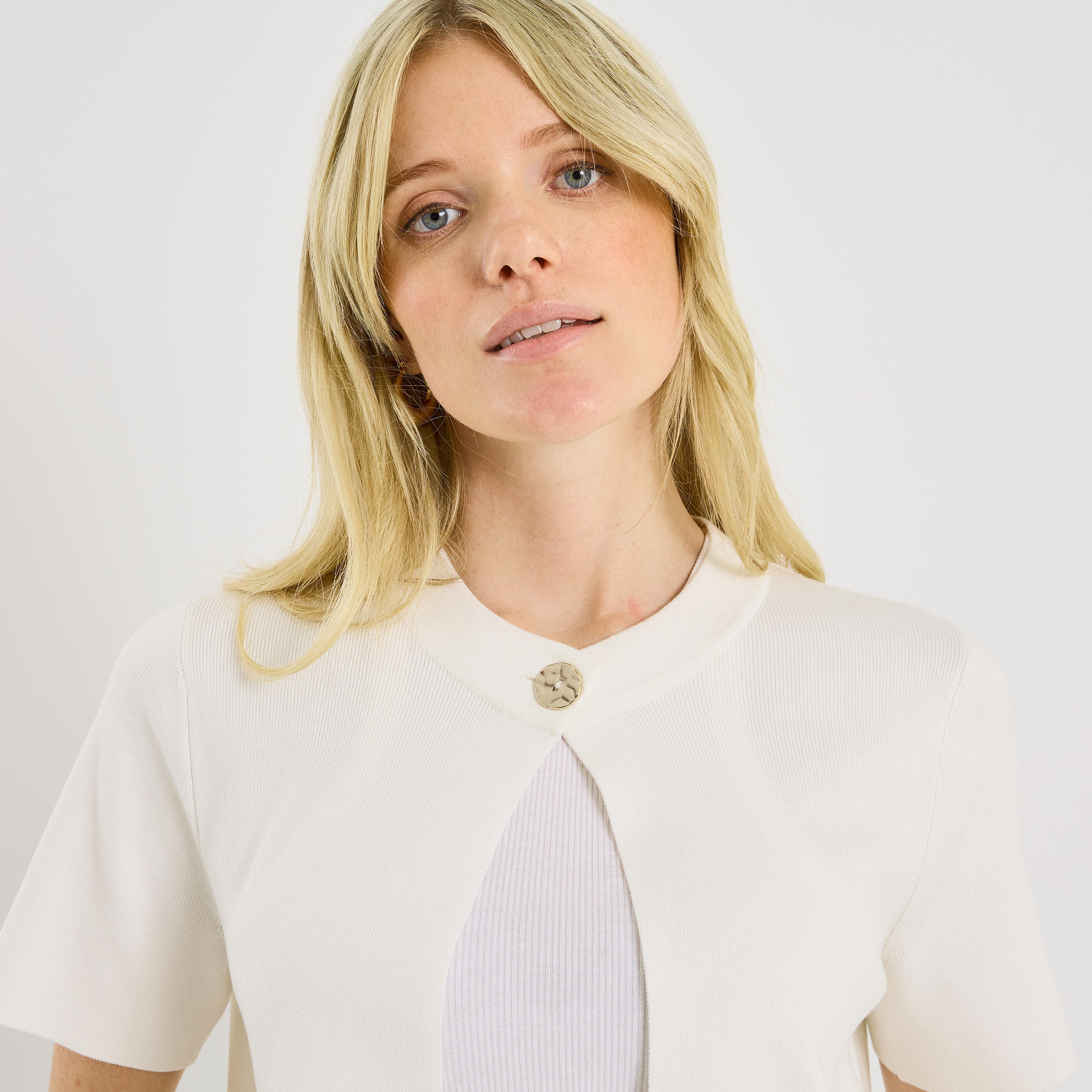 Gilet en maille fine &agrave; bouton femme