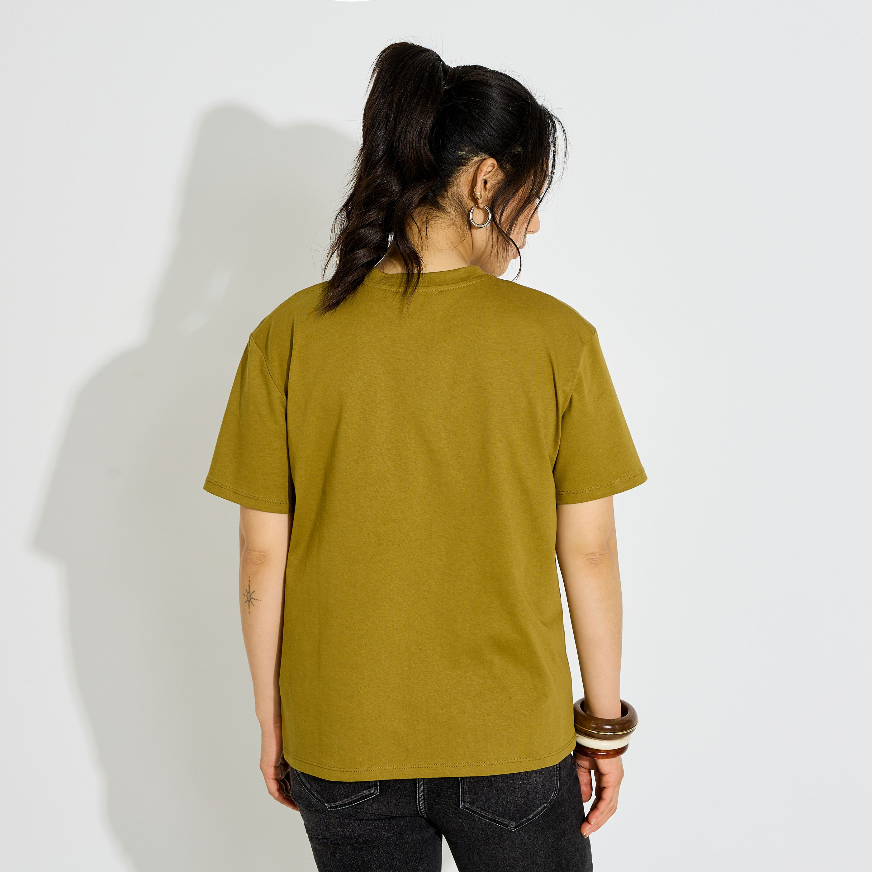 T-shirt col rond d&eacute;tail bijou femme