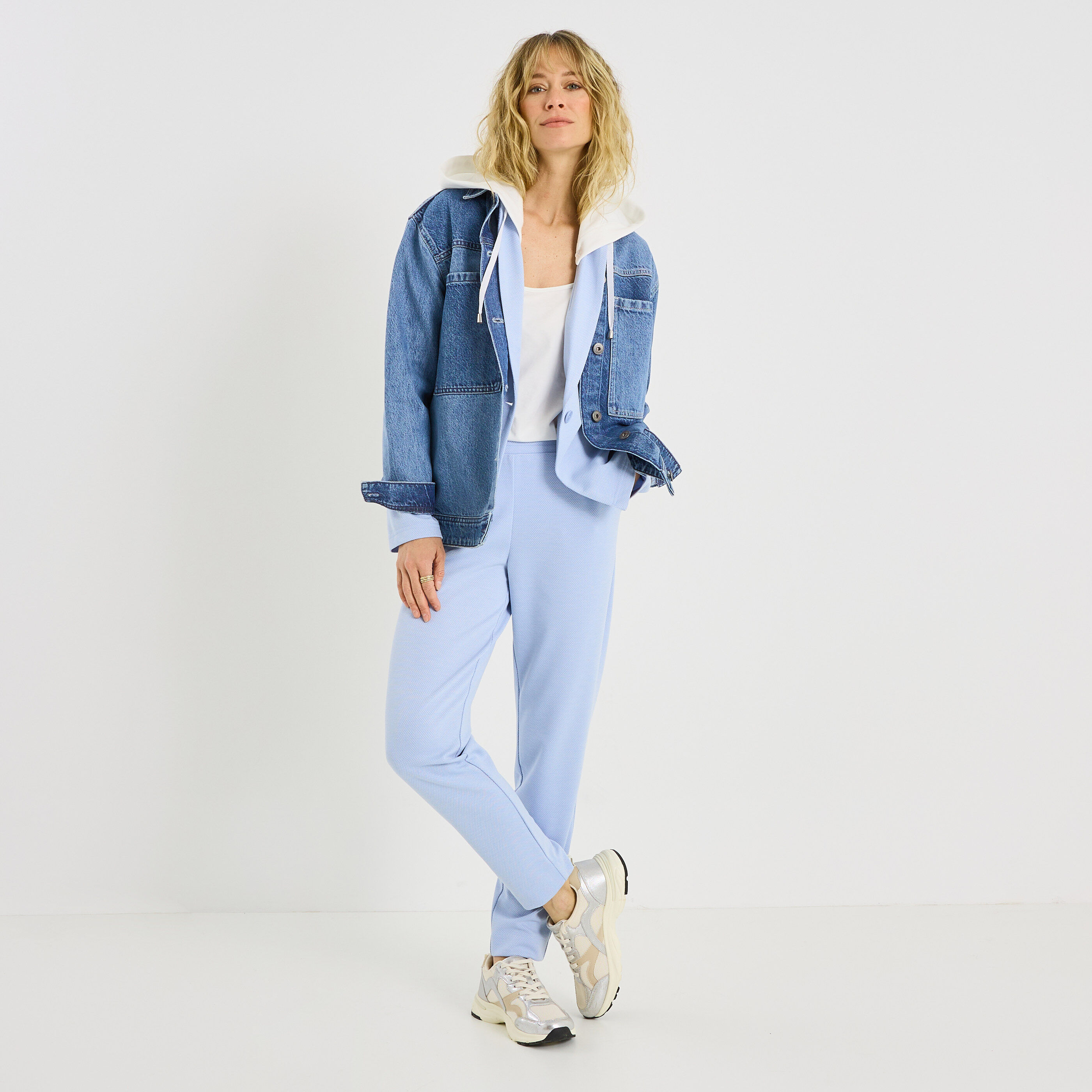 Pantalon ajust&eacute; en maille femme