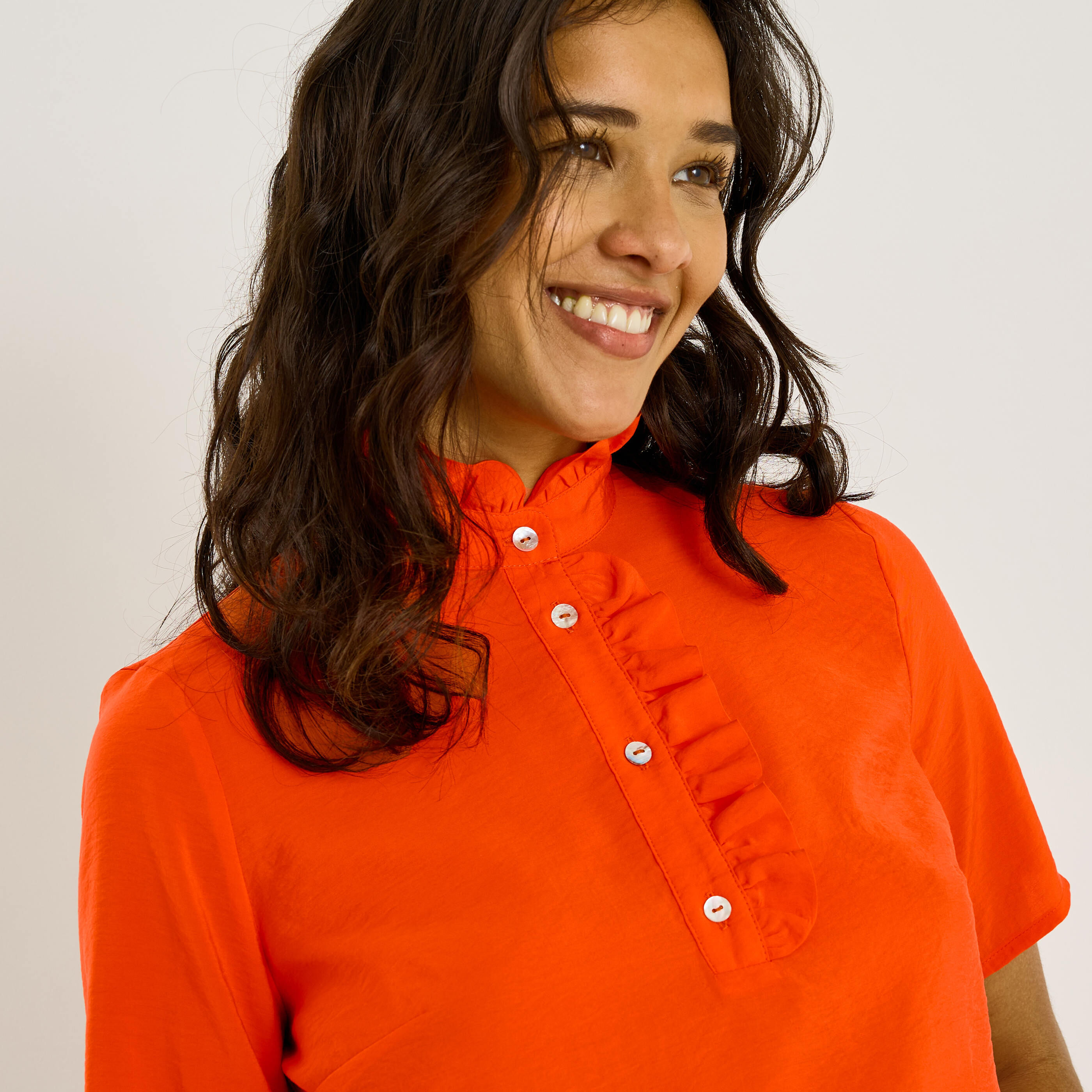 Blouse col montant &agrave; volants femme 