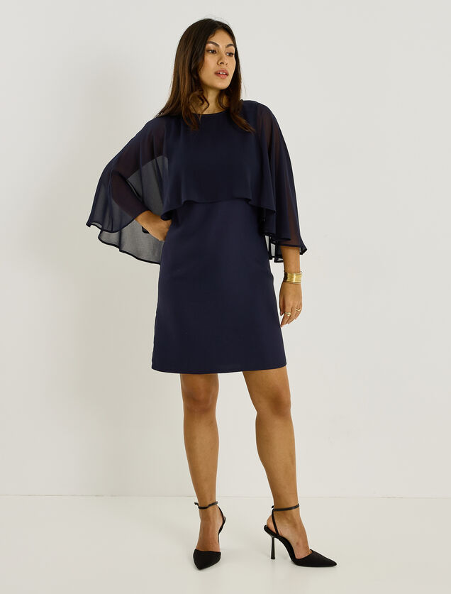Robe courte habill&eacute;e cape voile