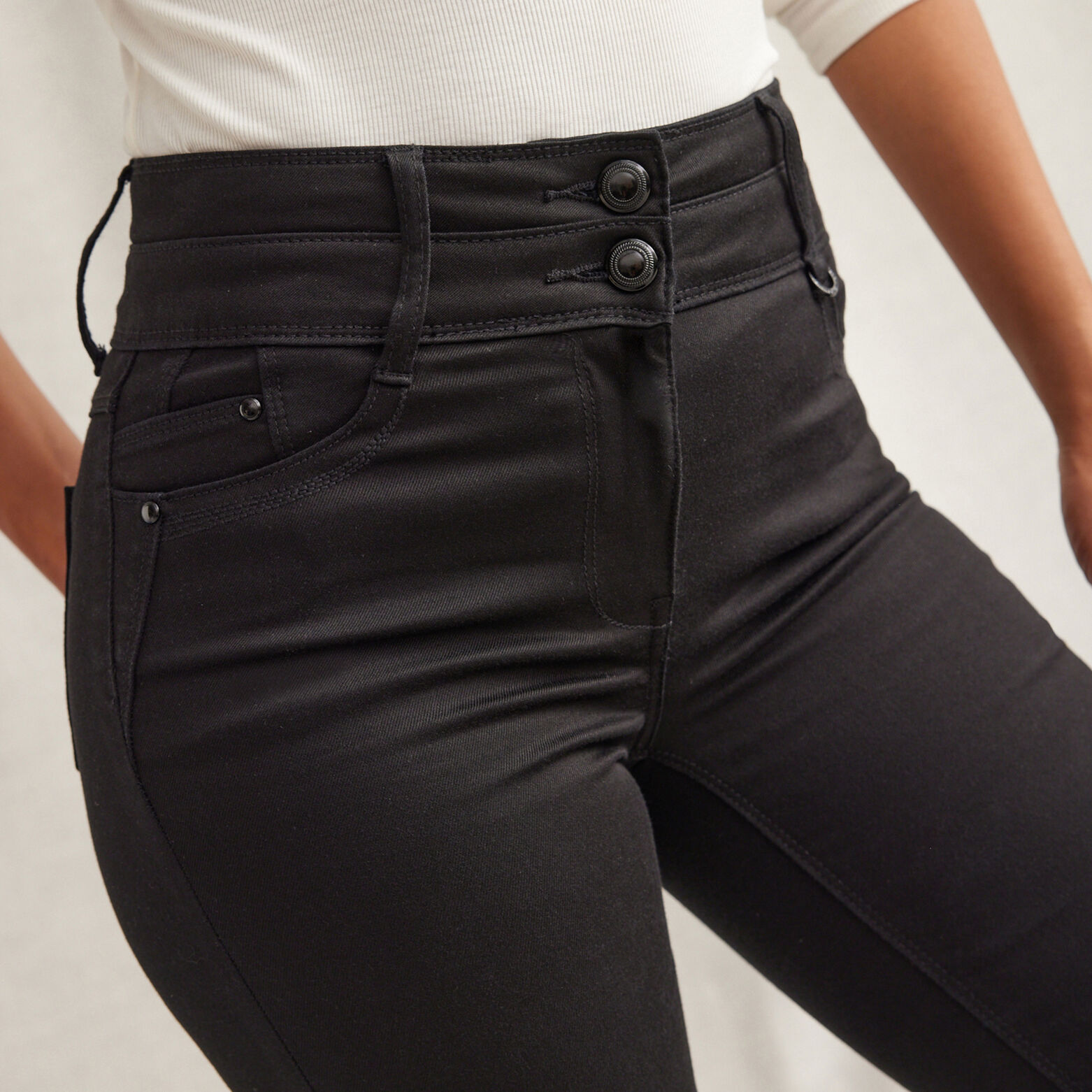 Jean raccourci taille haute femme