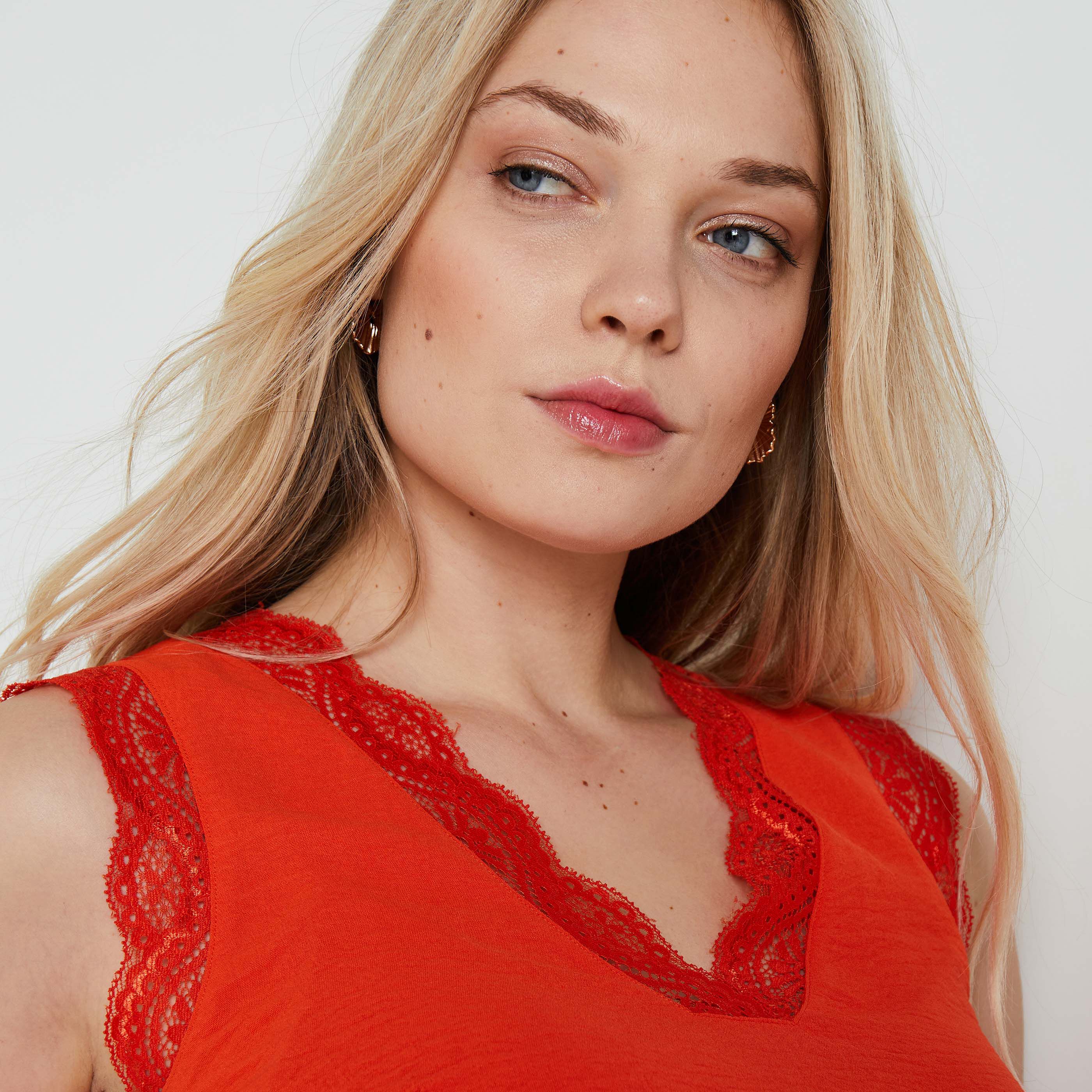 D&eacute;bardeur ajour&eacute; femme