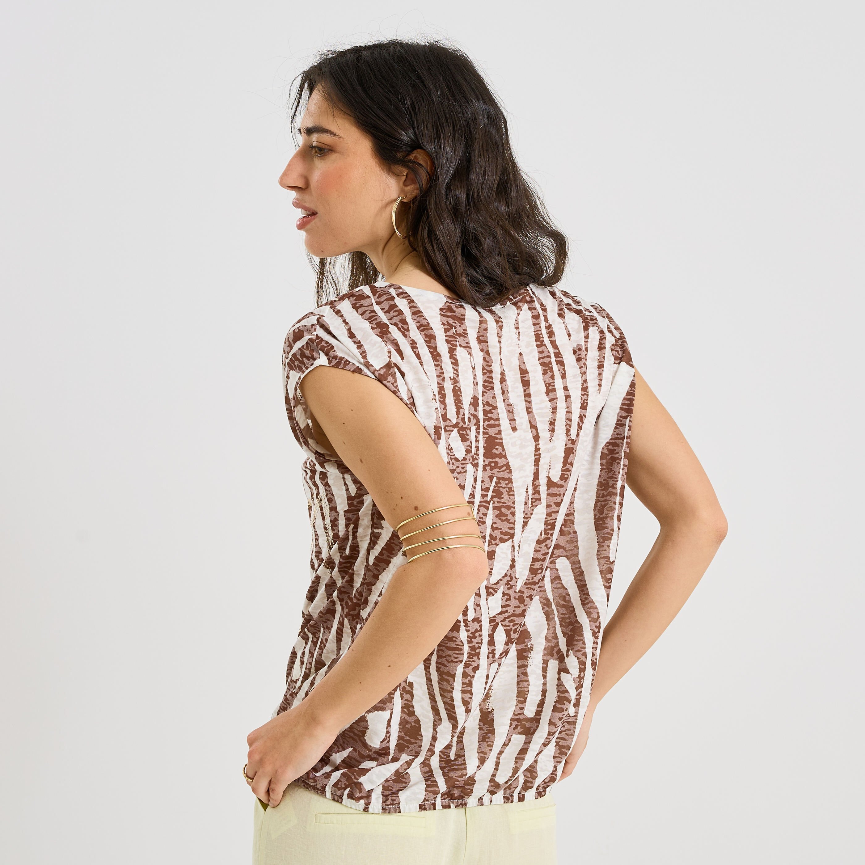 T-shirt boutonn&eacute; imprim&eacute; z&egrave;bre femme