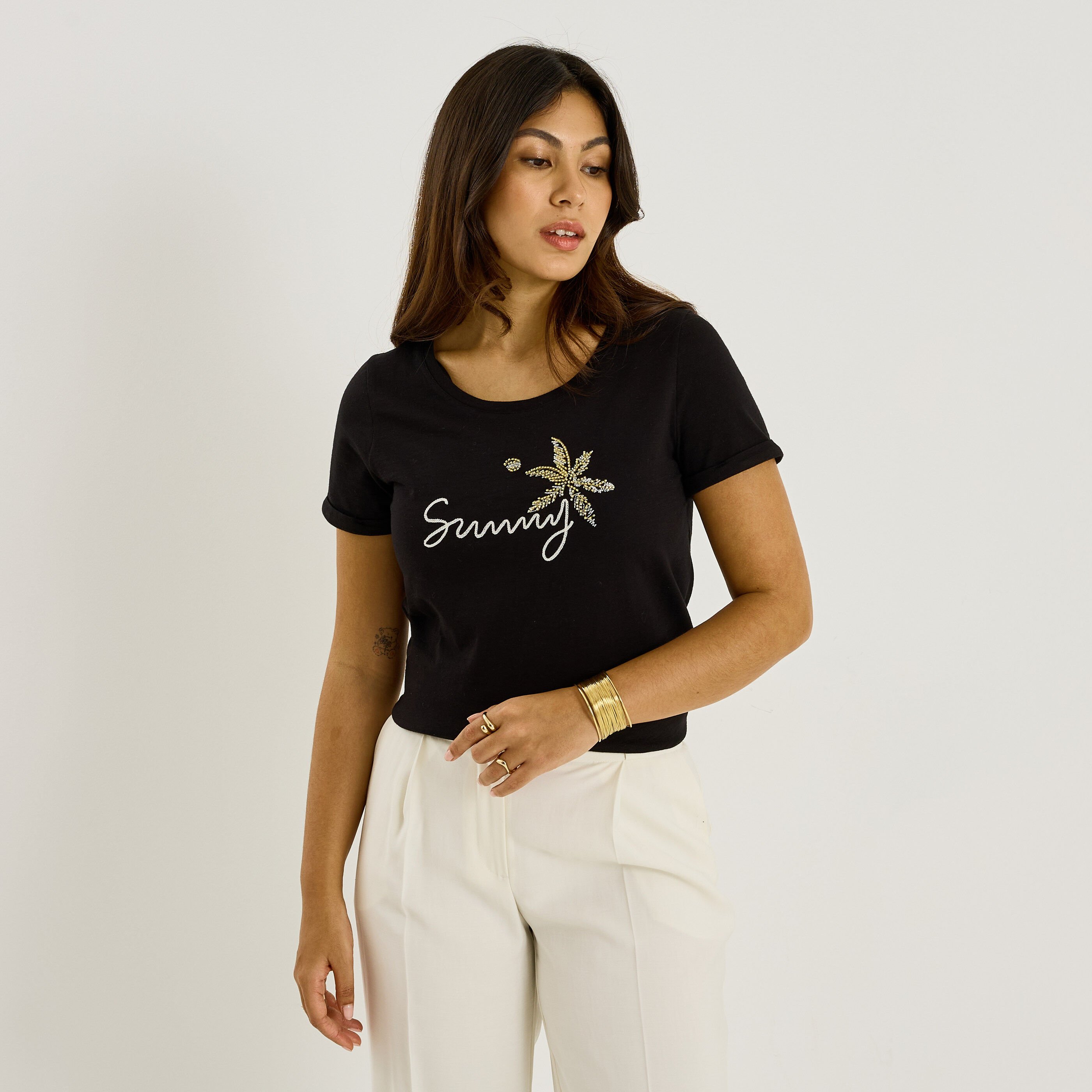 T-shirt col rond brod&eacute; femme