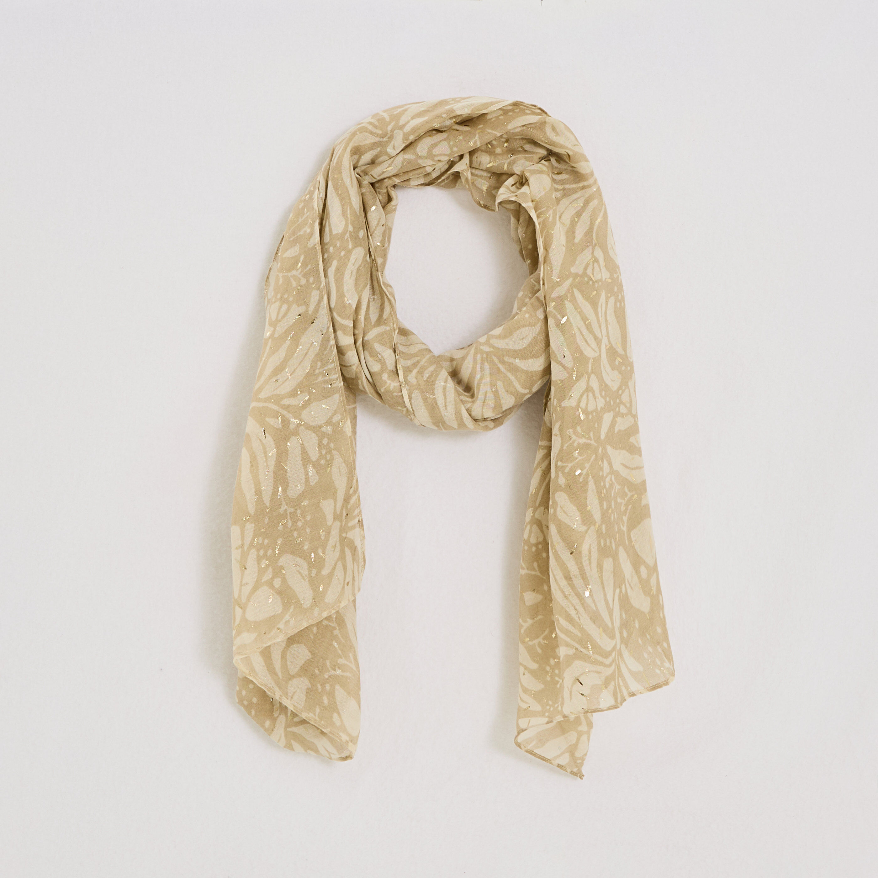 Etole longue motif feuillage femme