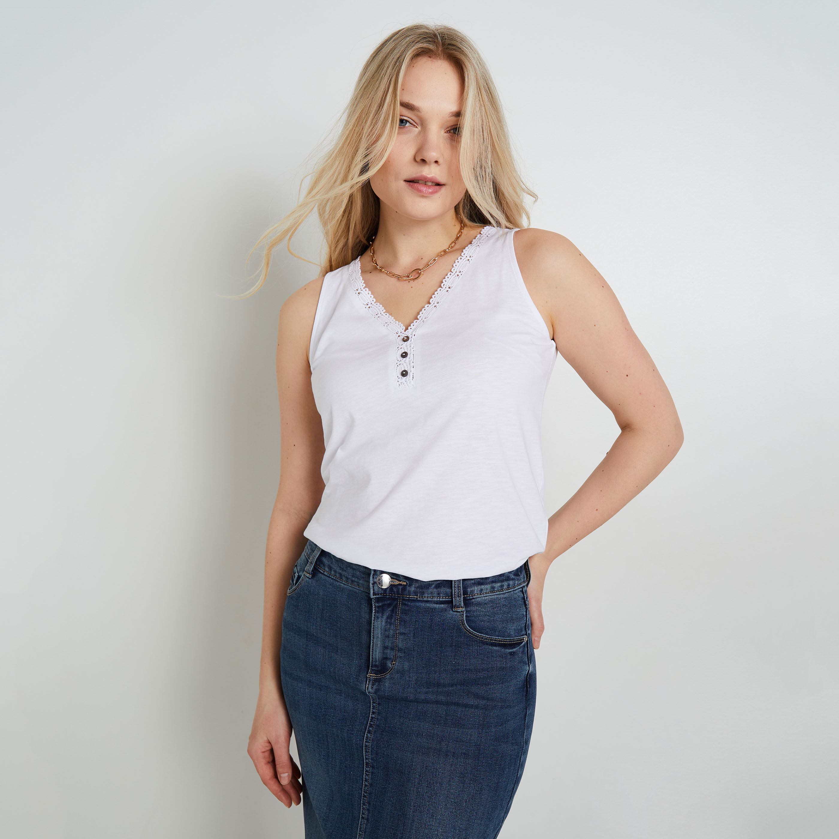 D&eacute;bardeur col V femme