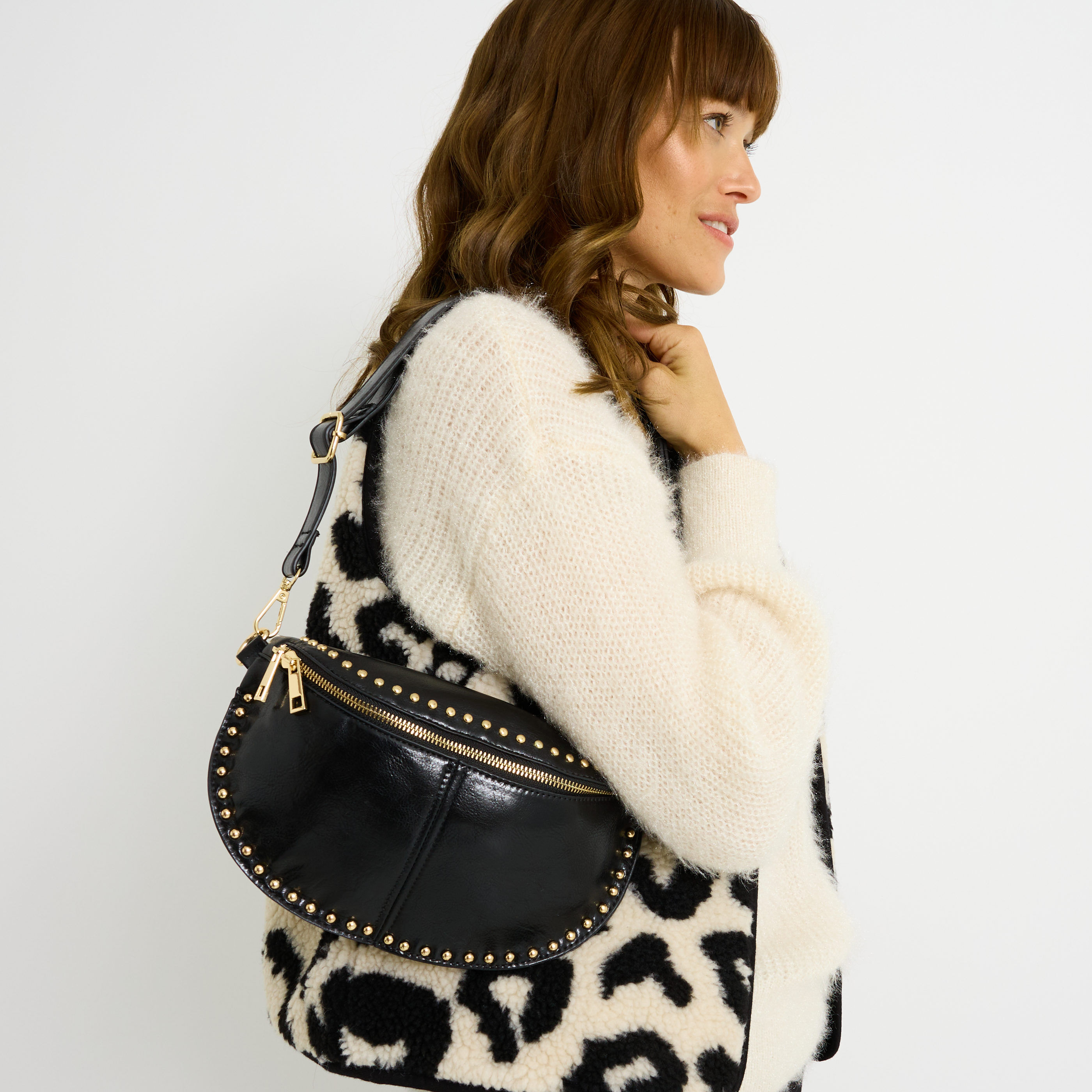 Sac banane clout&eacute; femme