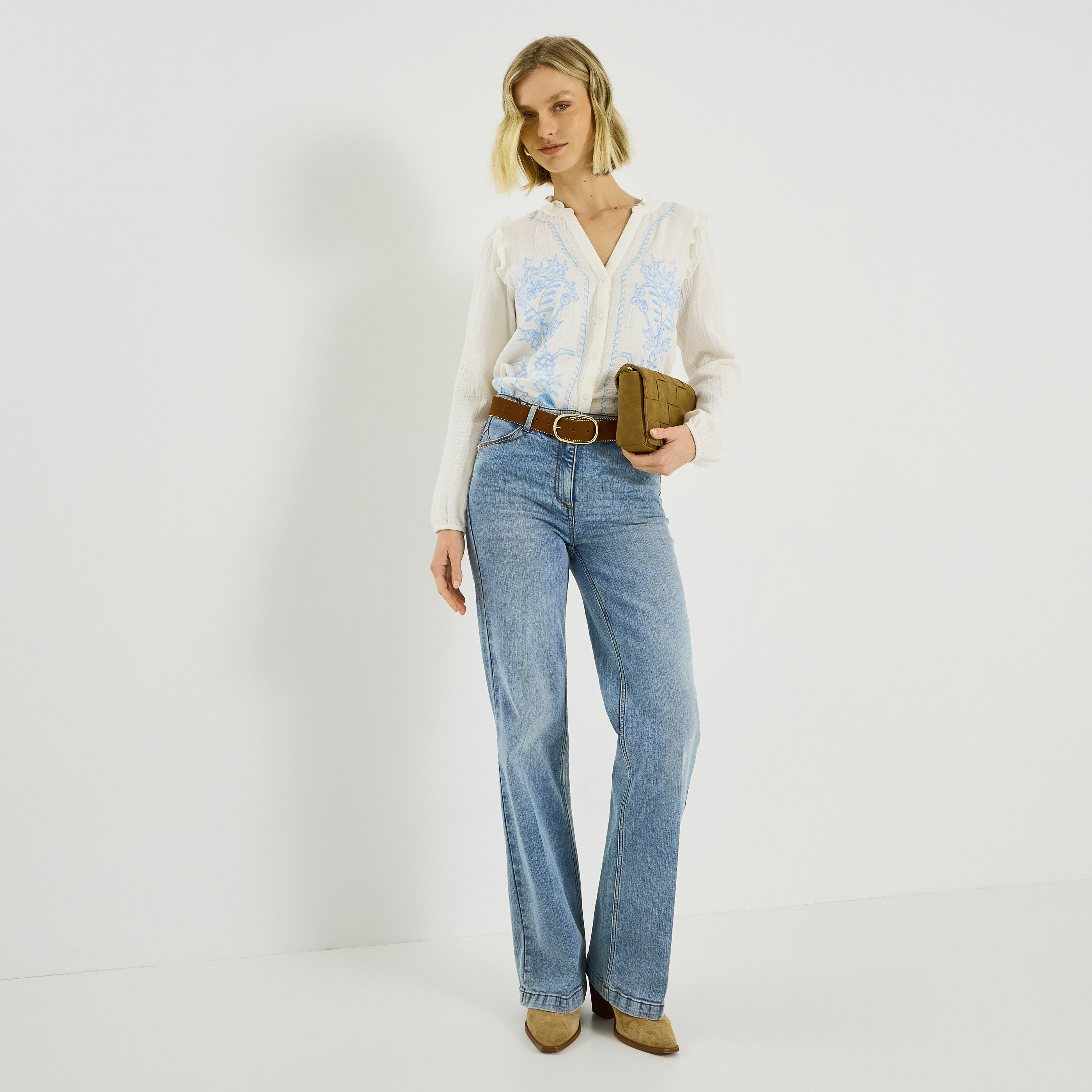 Chemise broderies florales femme