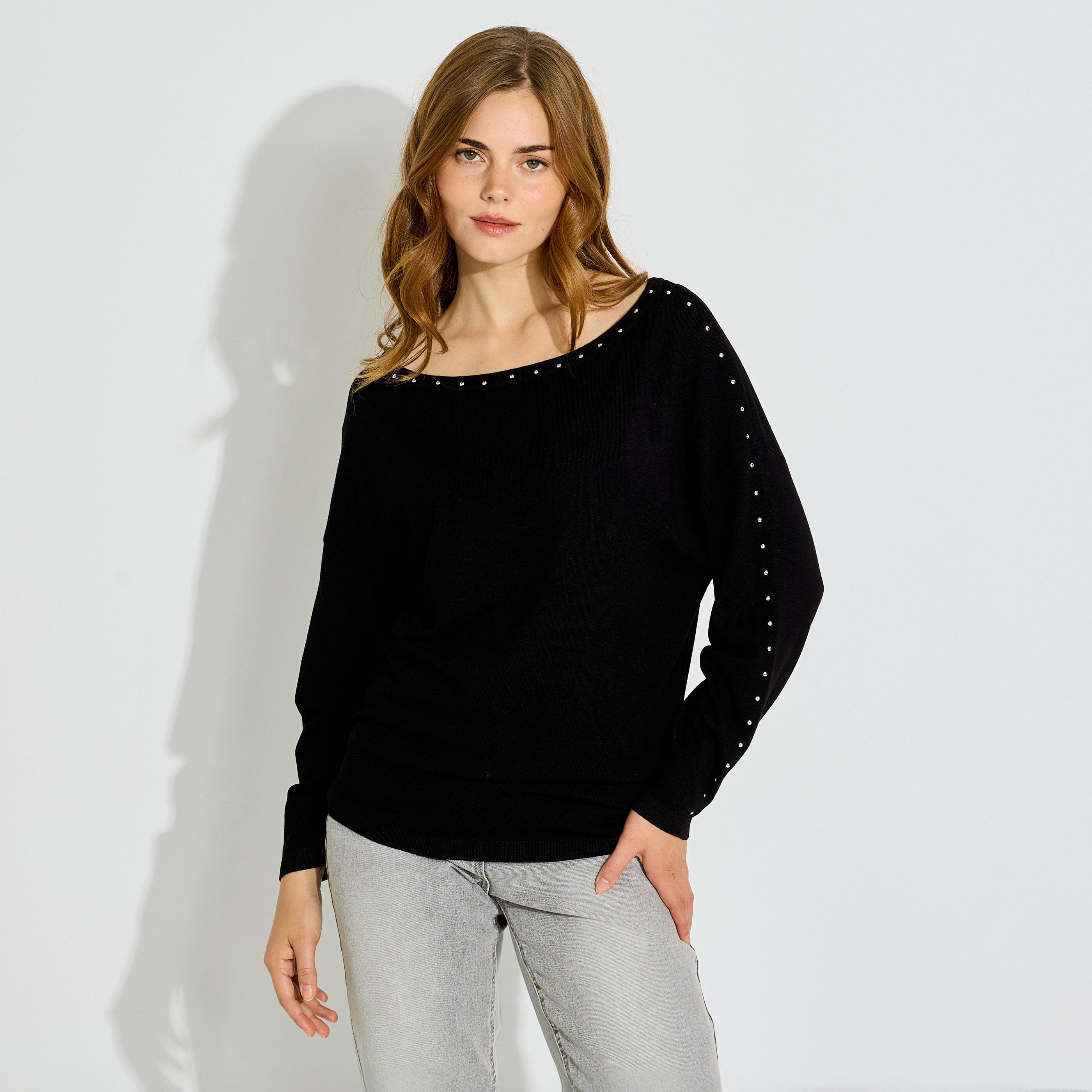 Pull fin noir col bateau &agrave; strass femme