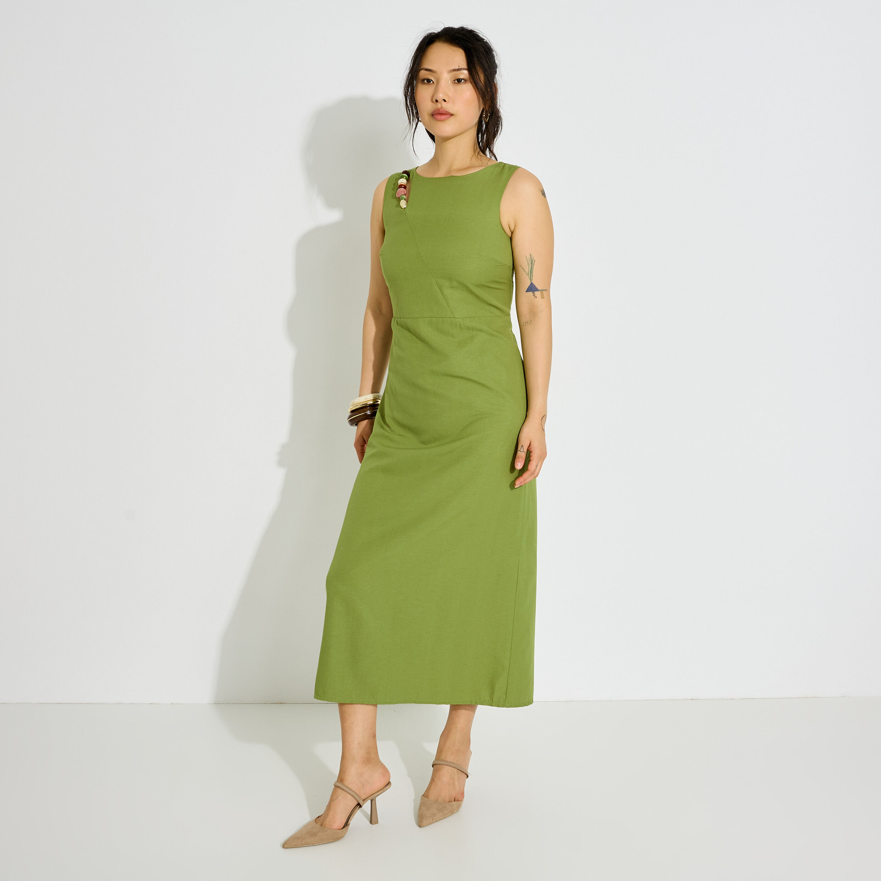 Robe longue sans manches avec fente