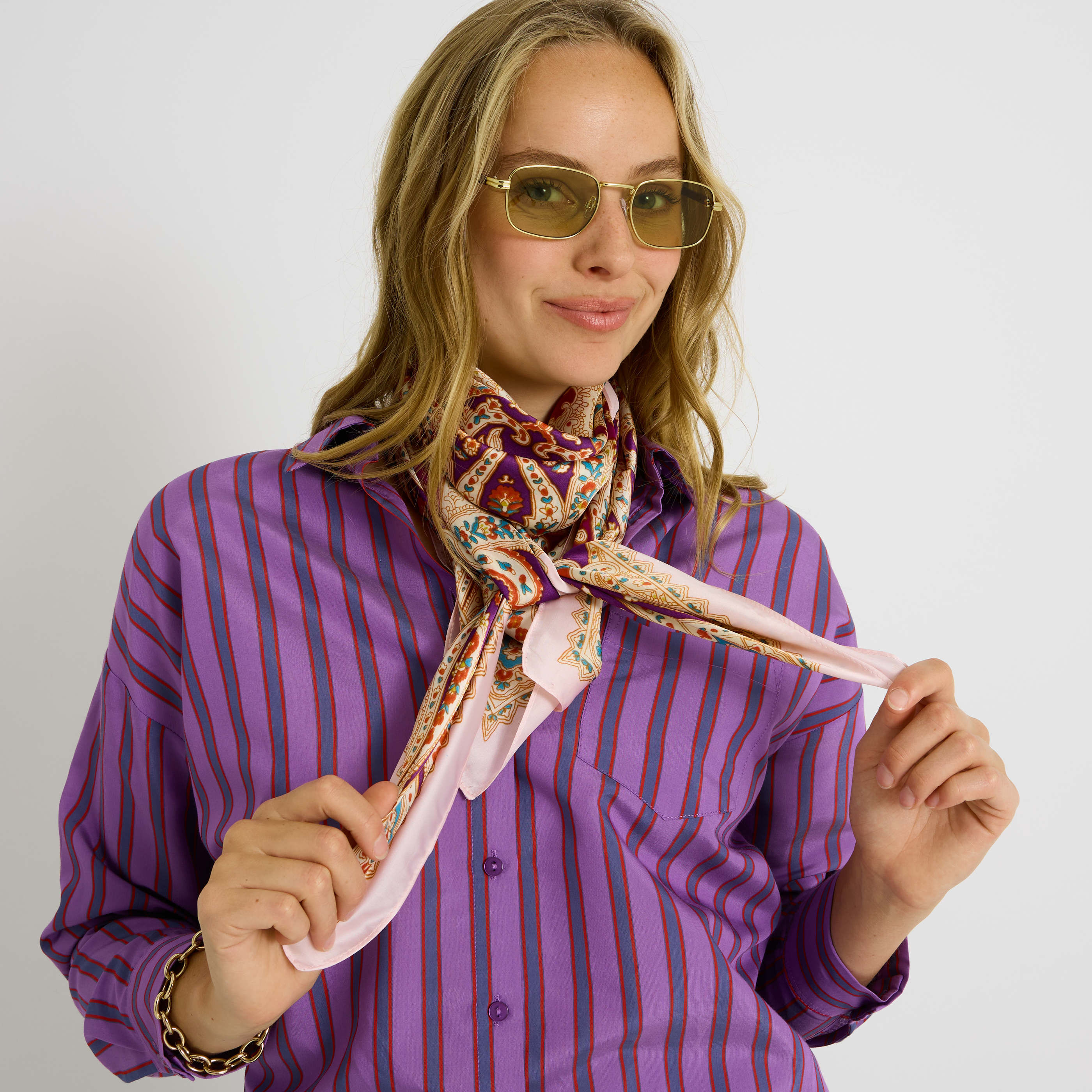 Foulard carr&eacute; imprim&eacute; femme