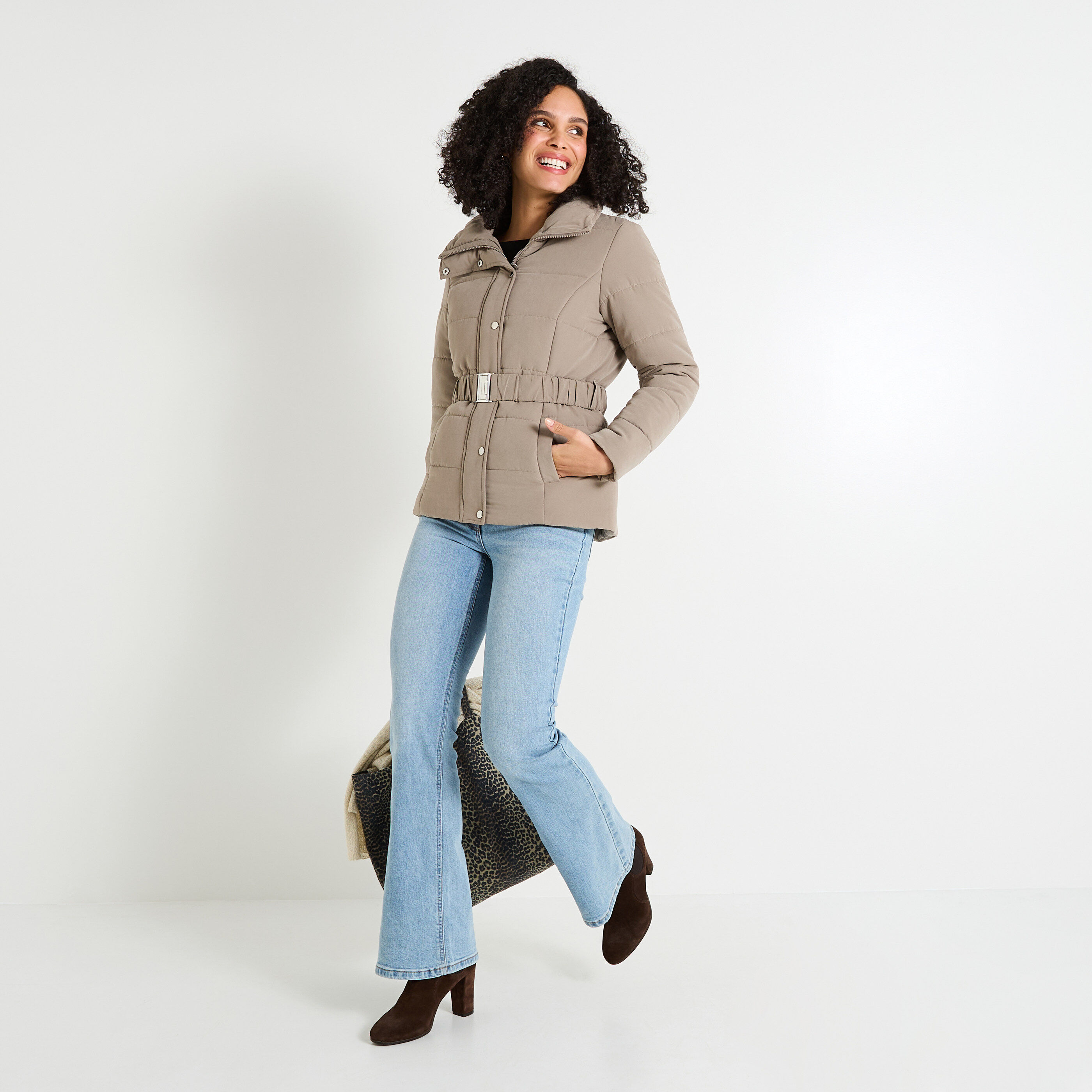 Doudoune courte ceintur&eacute;e femme