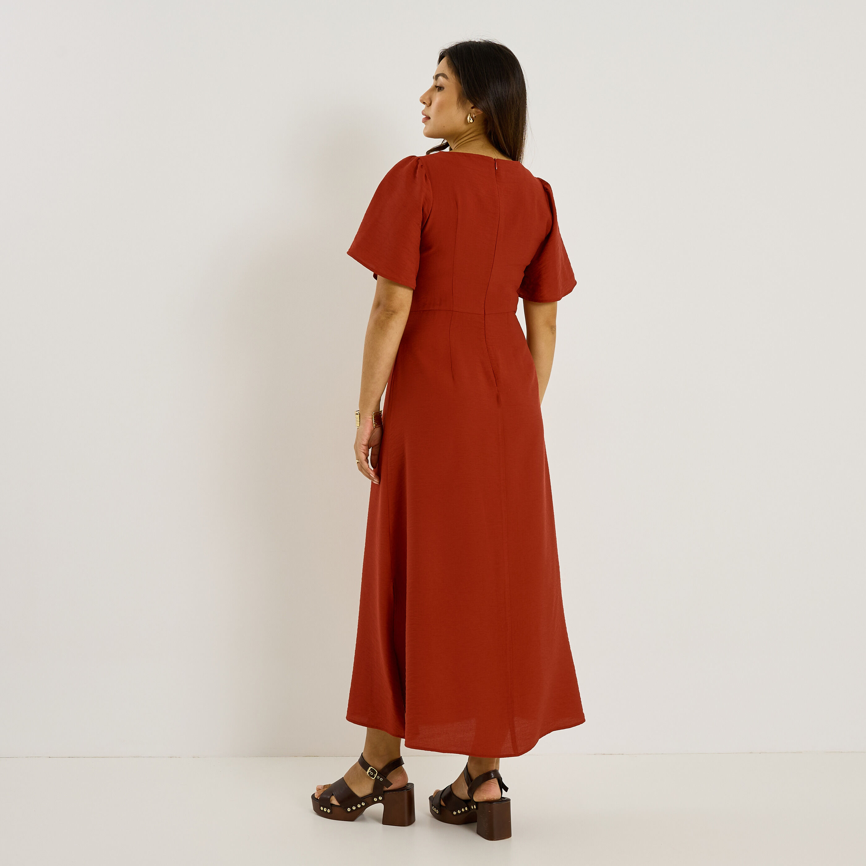 Robe longue habill&eacute;e unie &agrave; fentes