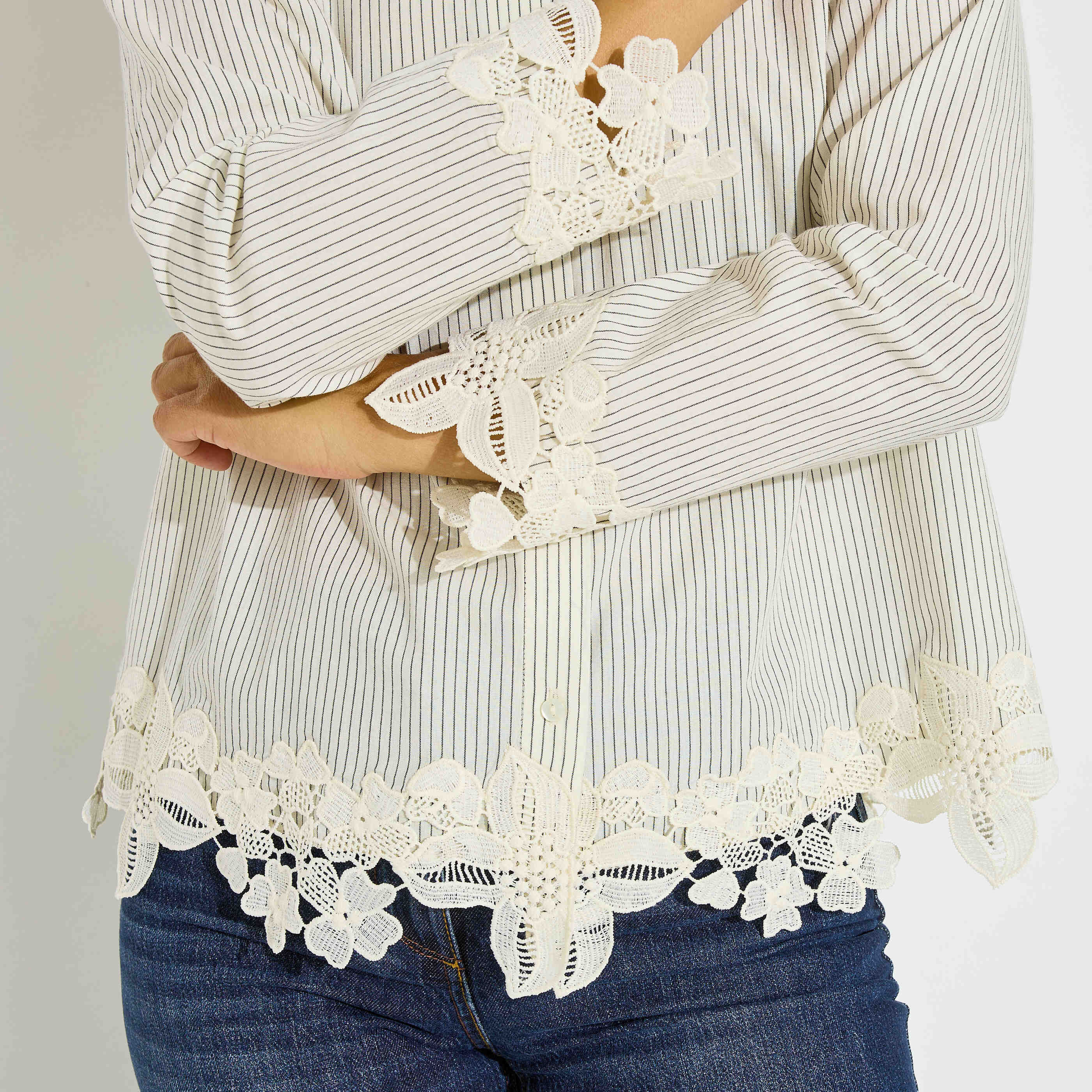 Chemise ray&eacute;e avec dentelle femme