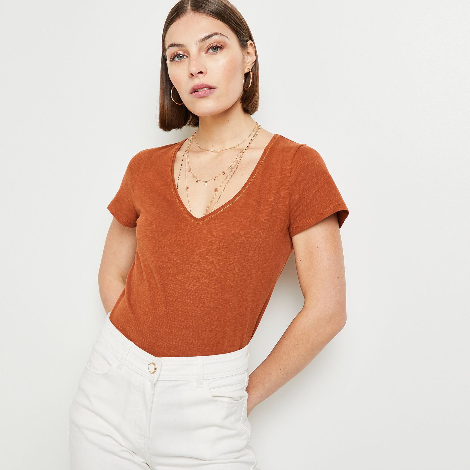 T-shirt manches courtes V femme