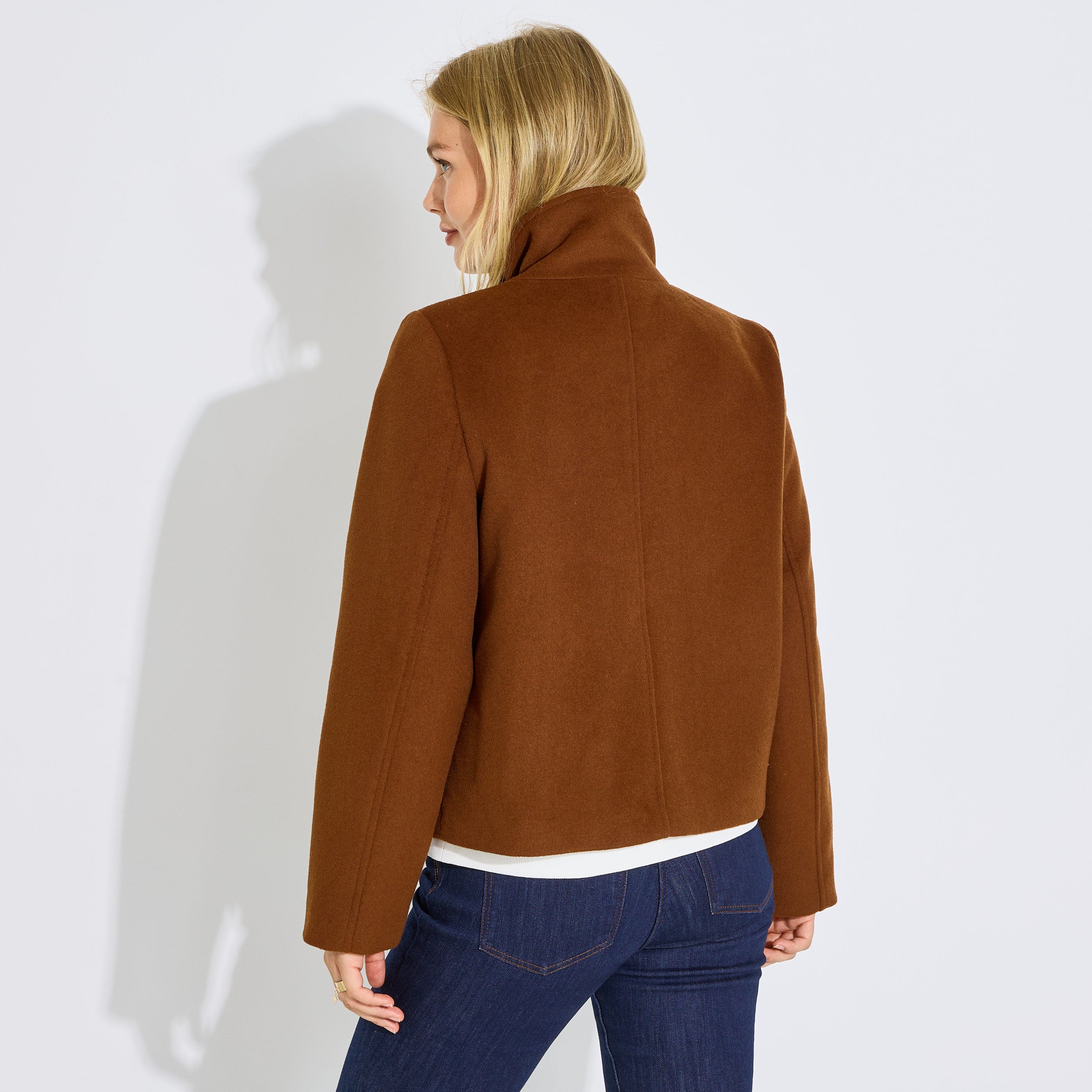 Manteau court col montant femme