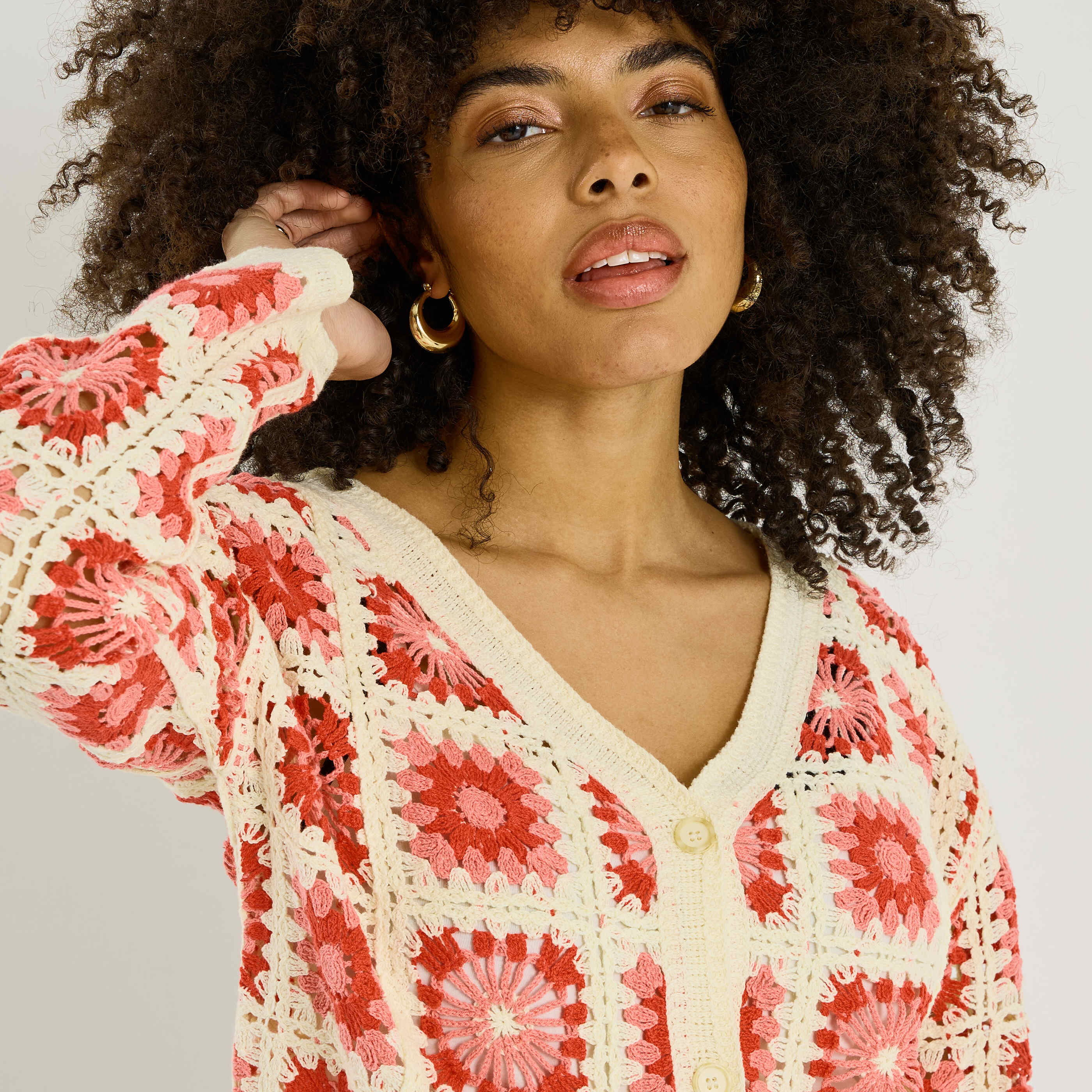 Gilet col V en crochet femme