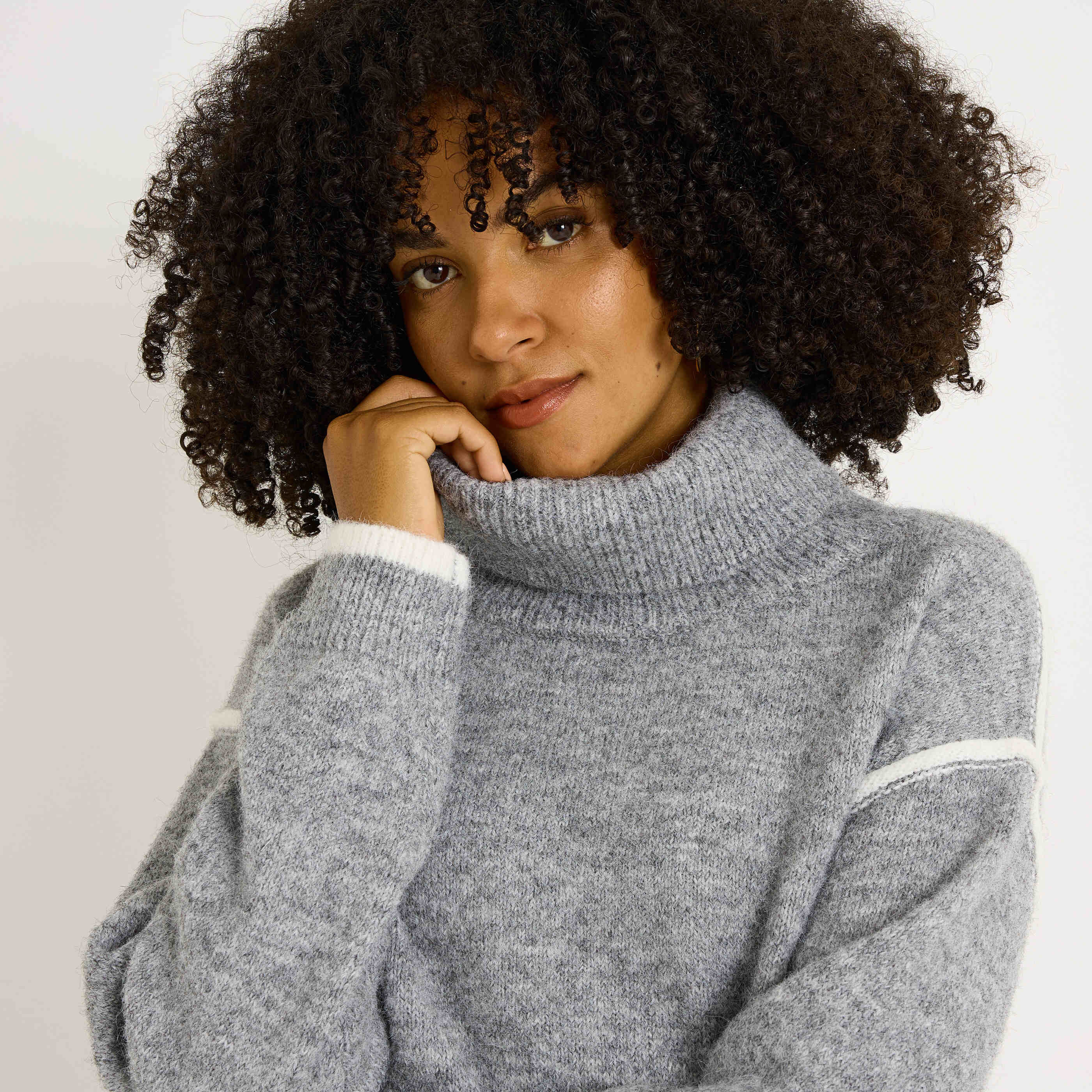 Pull col roul&eacute; femme