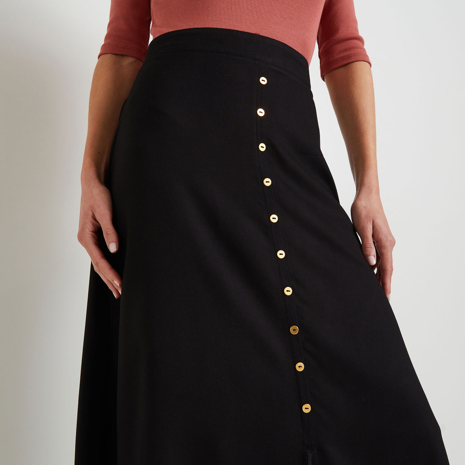 Jupe mi-longue boutonnée femme