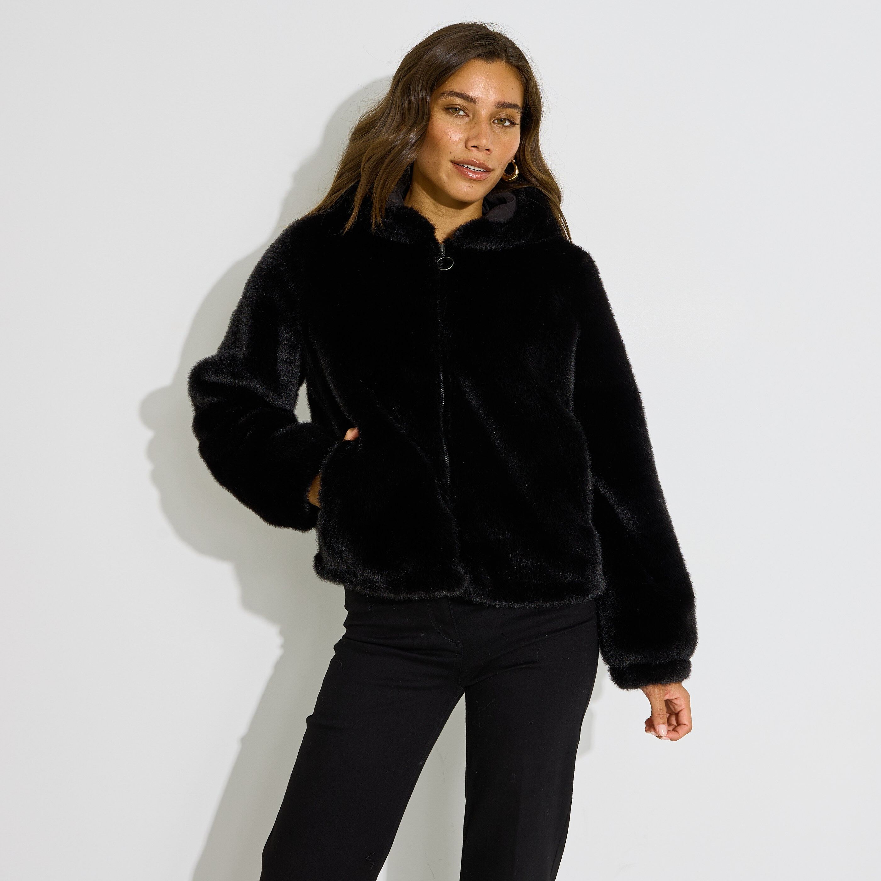 Manteau court imitation fourrure femme