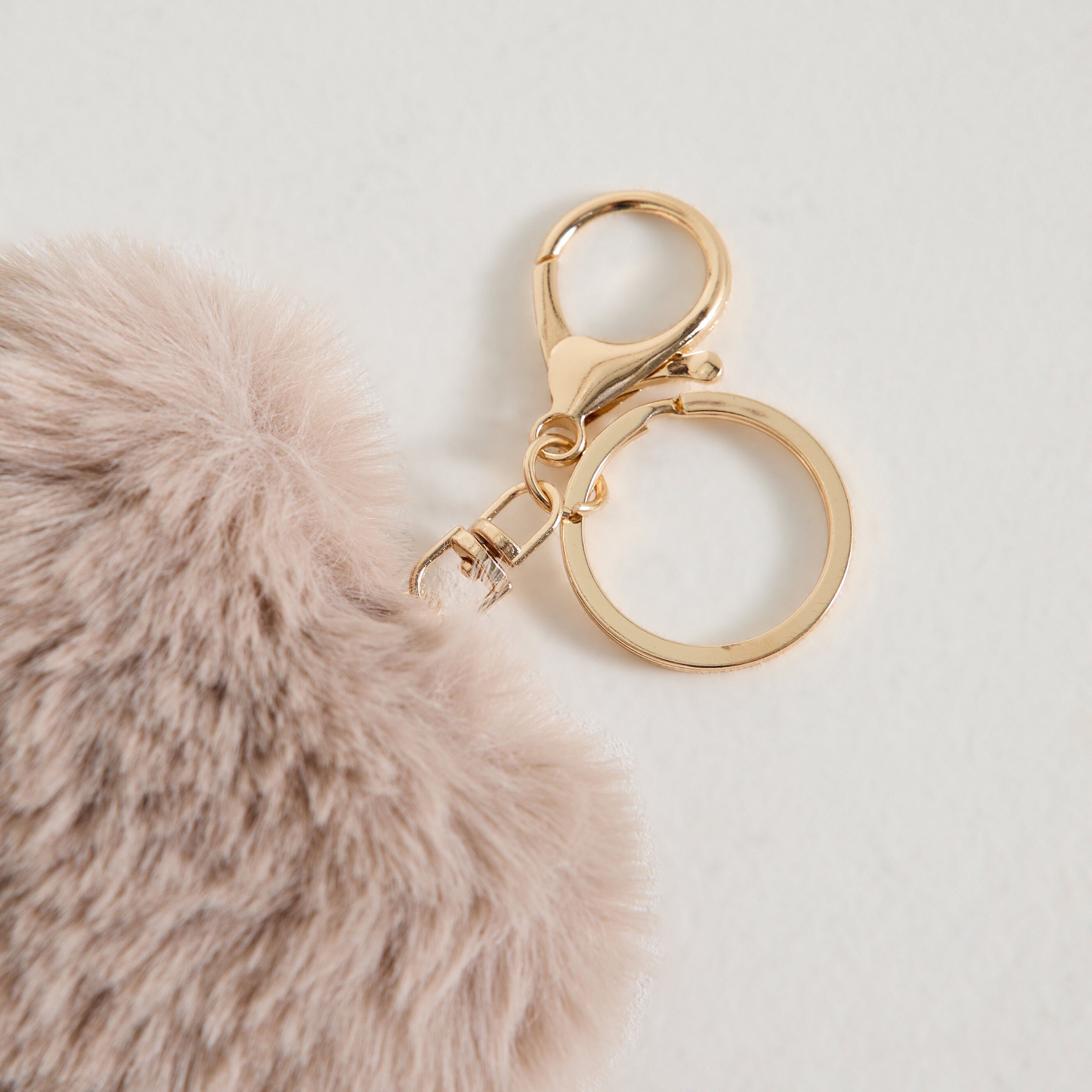 Porte-cl&eacute;s en forme de c&oelig;ur femme