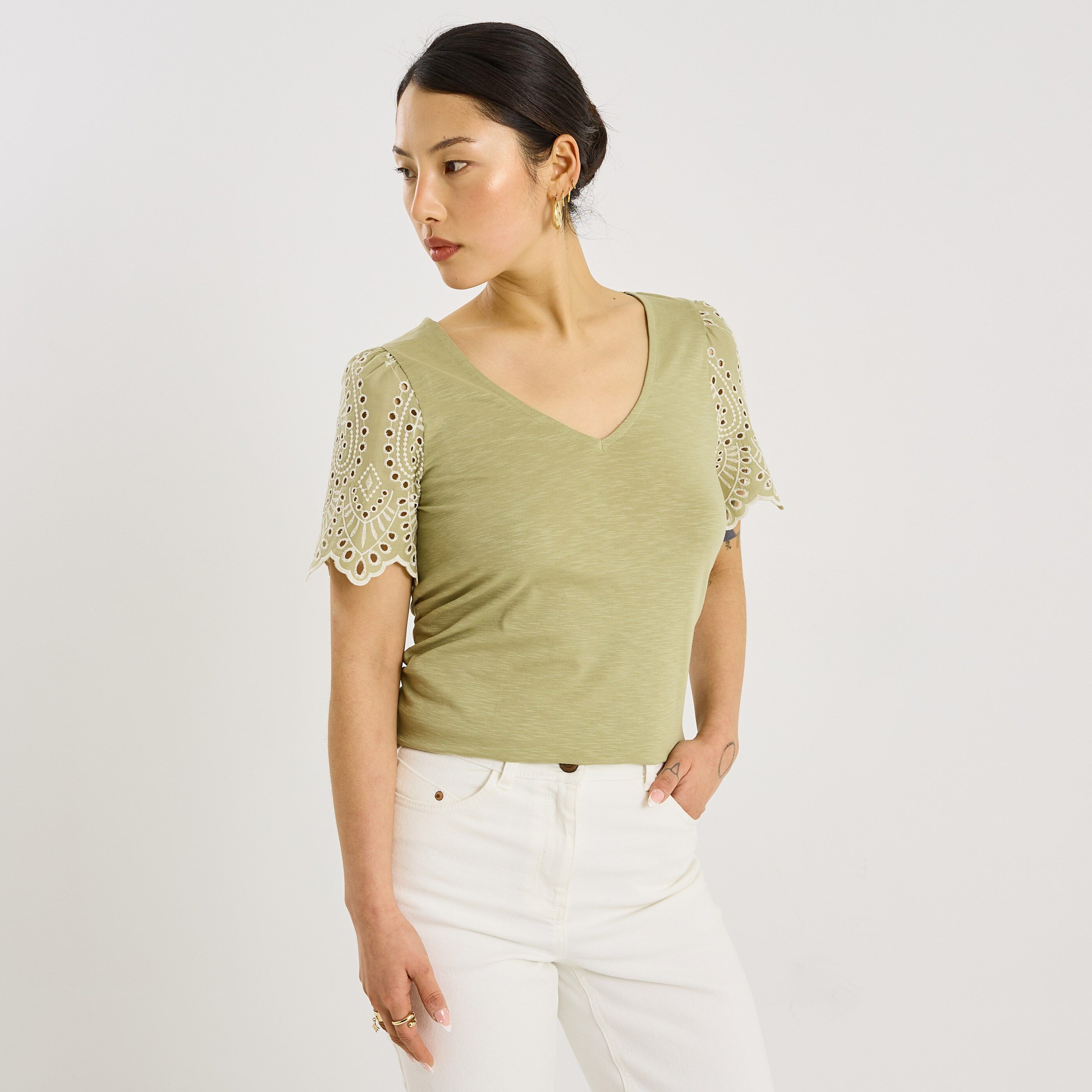 T-shirt manches volant&eacute;es femme