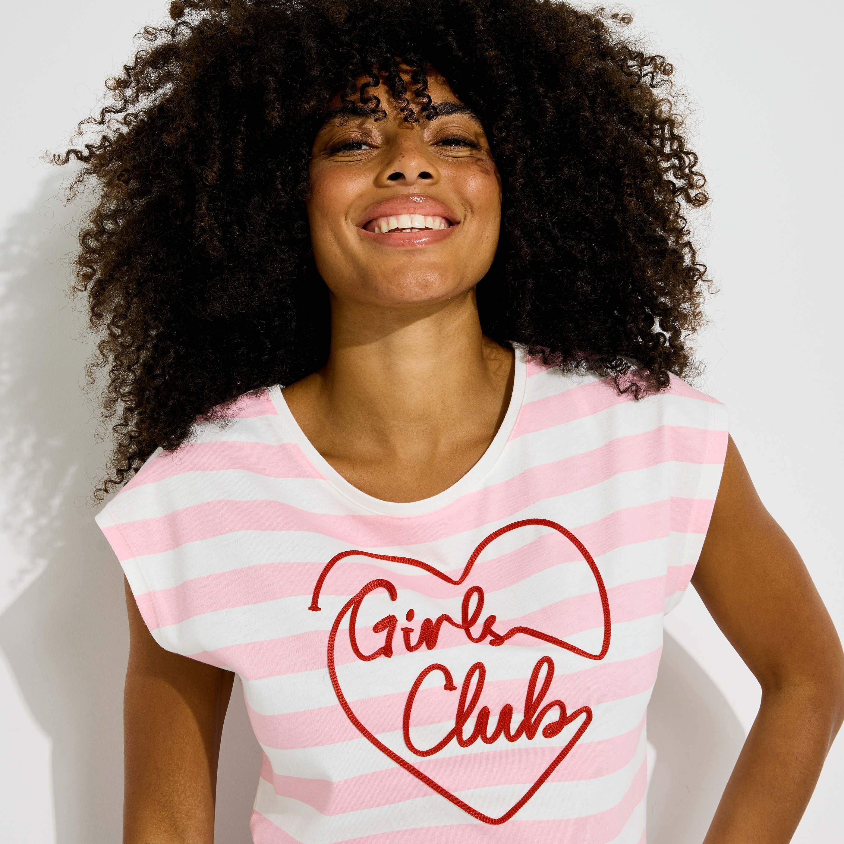 T-shirt &agrave; rayures avec broderie femme