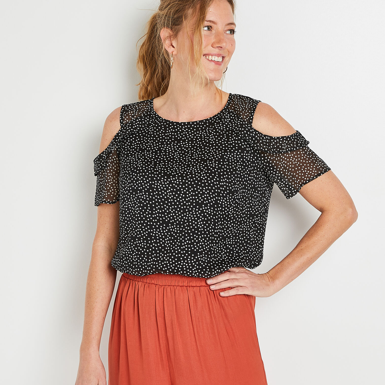 Blouse epaules ouvertes femme