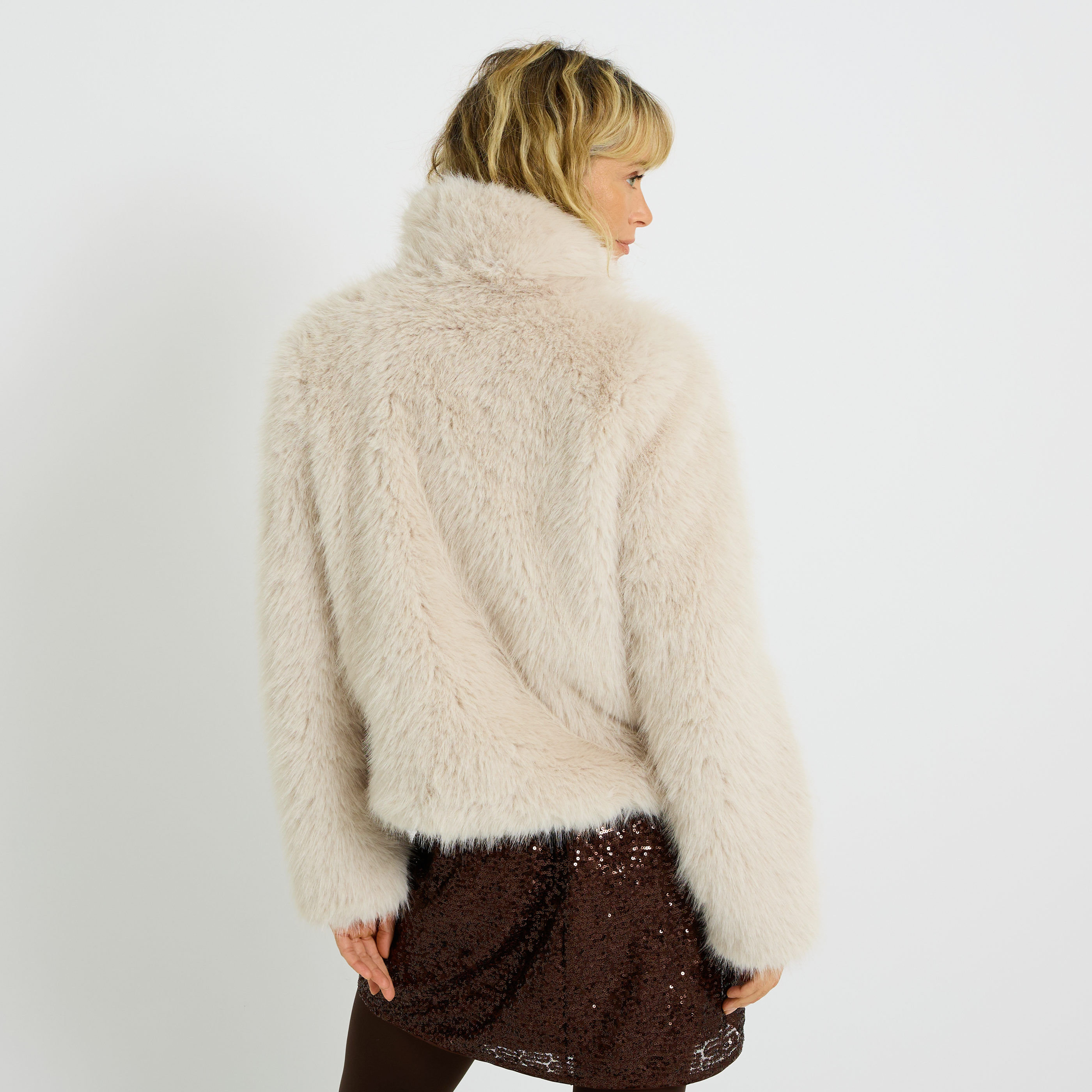 Manteau court imitation fourrure femme