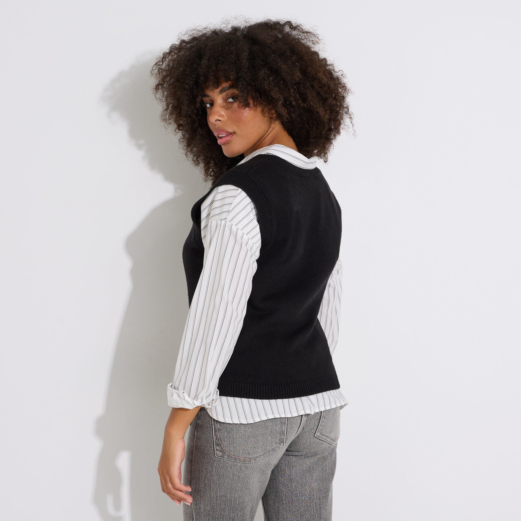 Pull sans manches col V femme