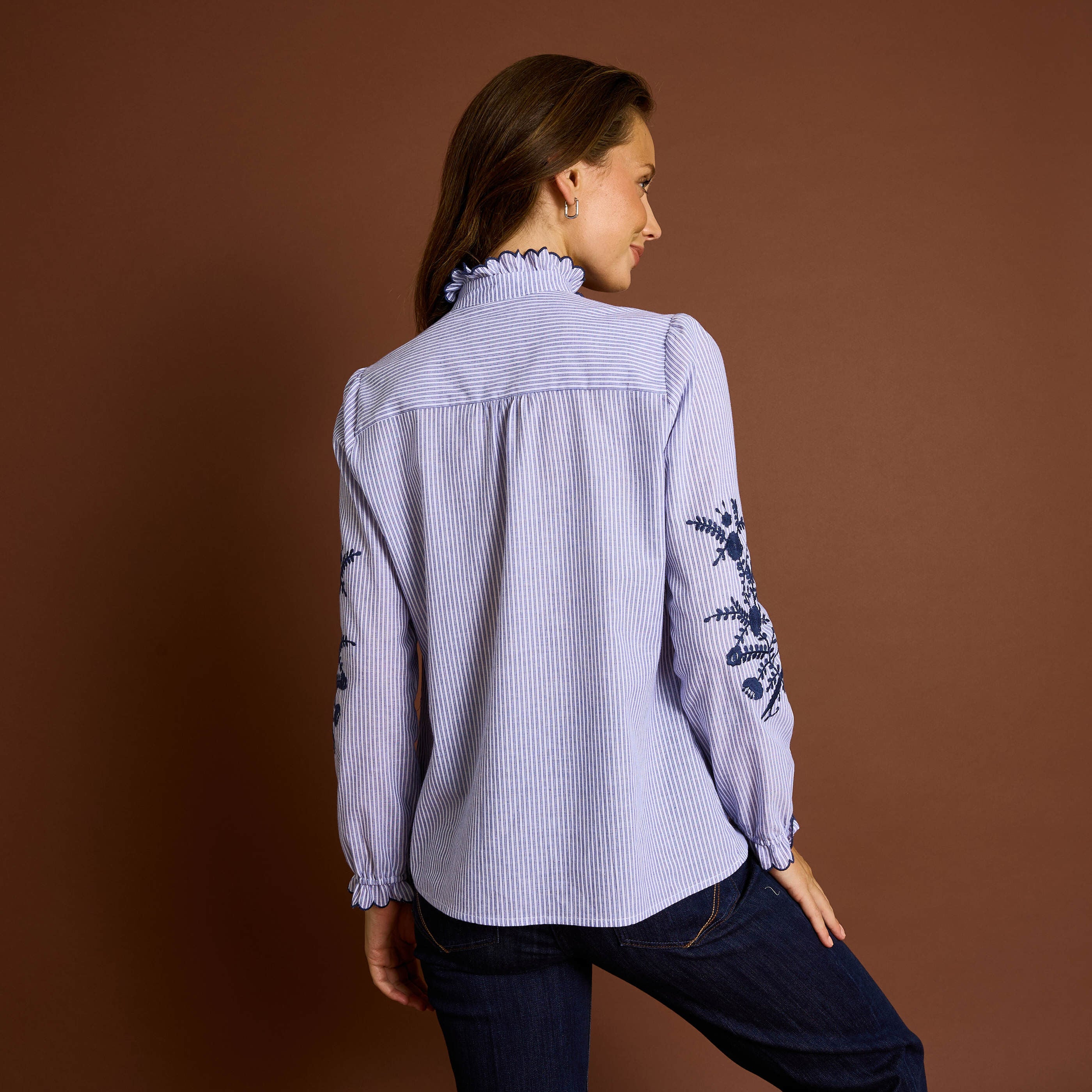 Blouse ray&eacute;e brod&eacute;e femme