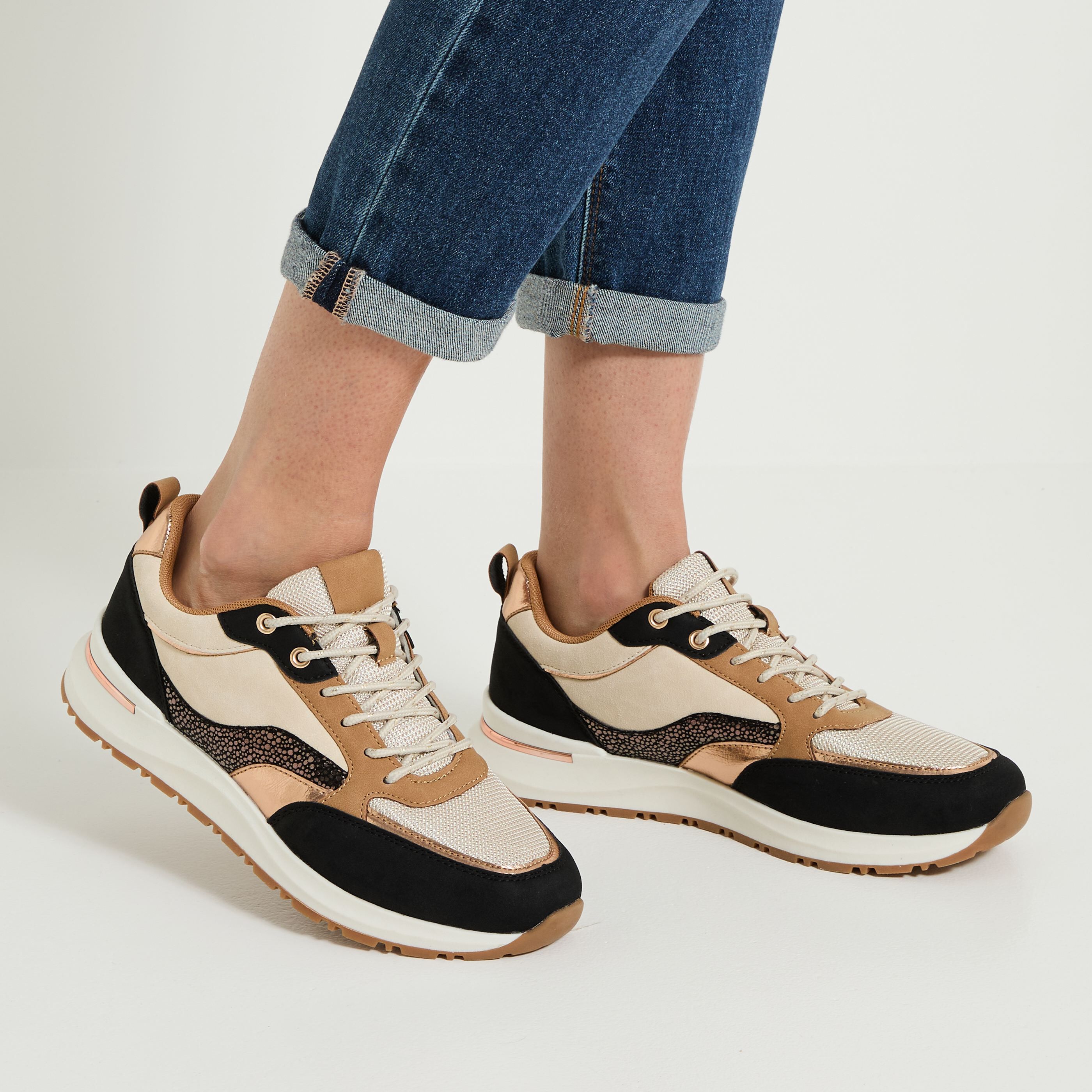 Baskets l&eacute;g&egrave;res femme